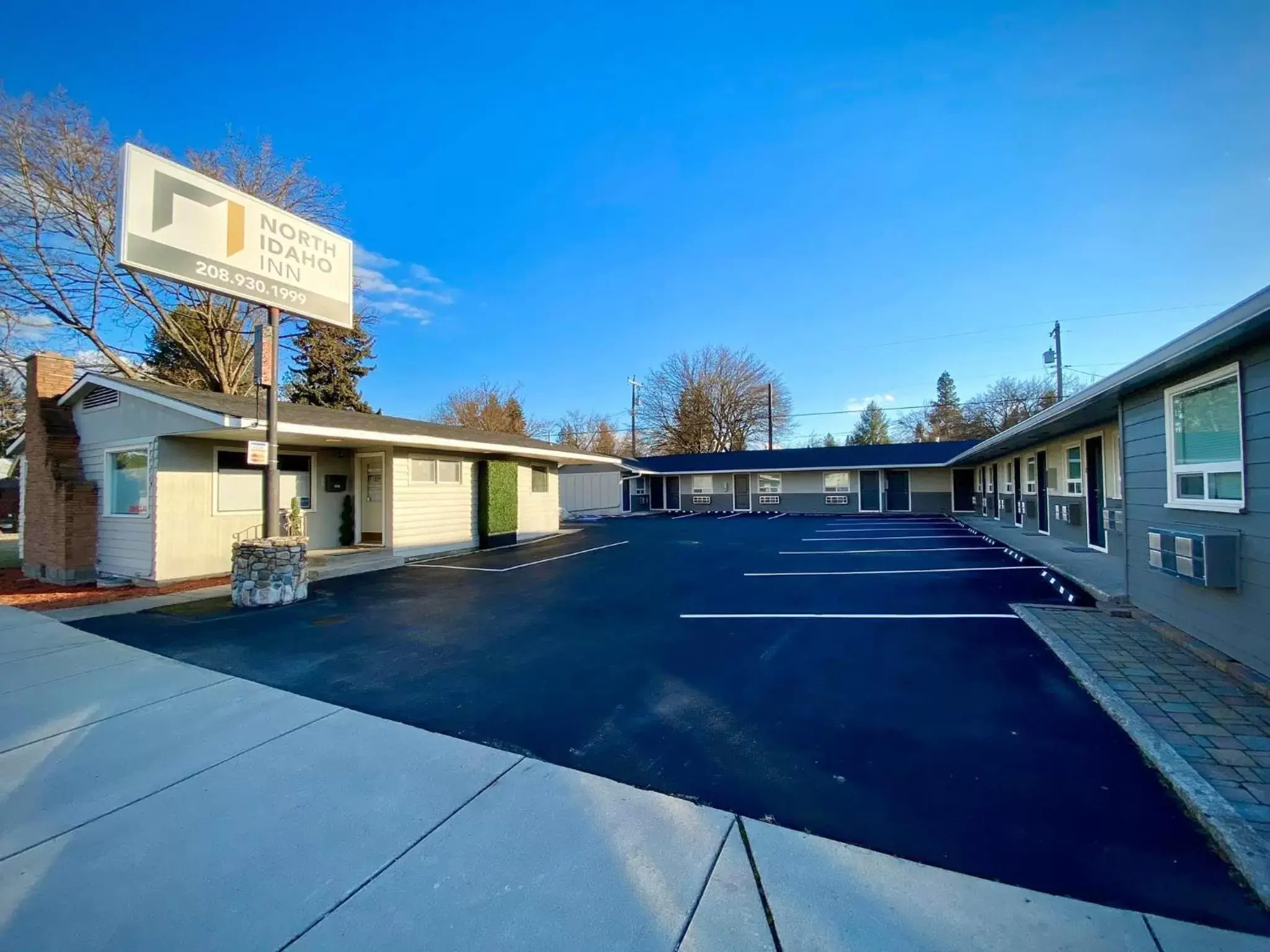 Facade/entrance, Property Building in North Idaho Inn