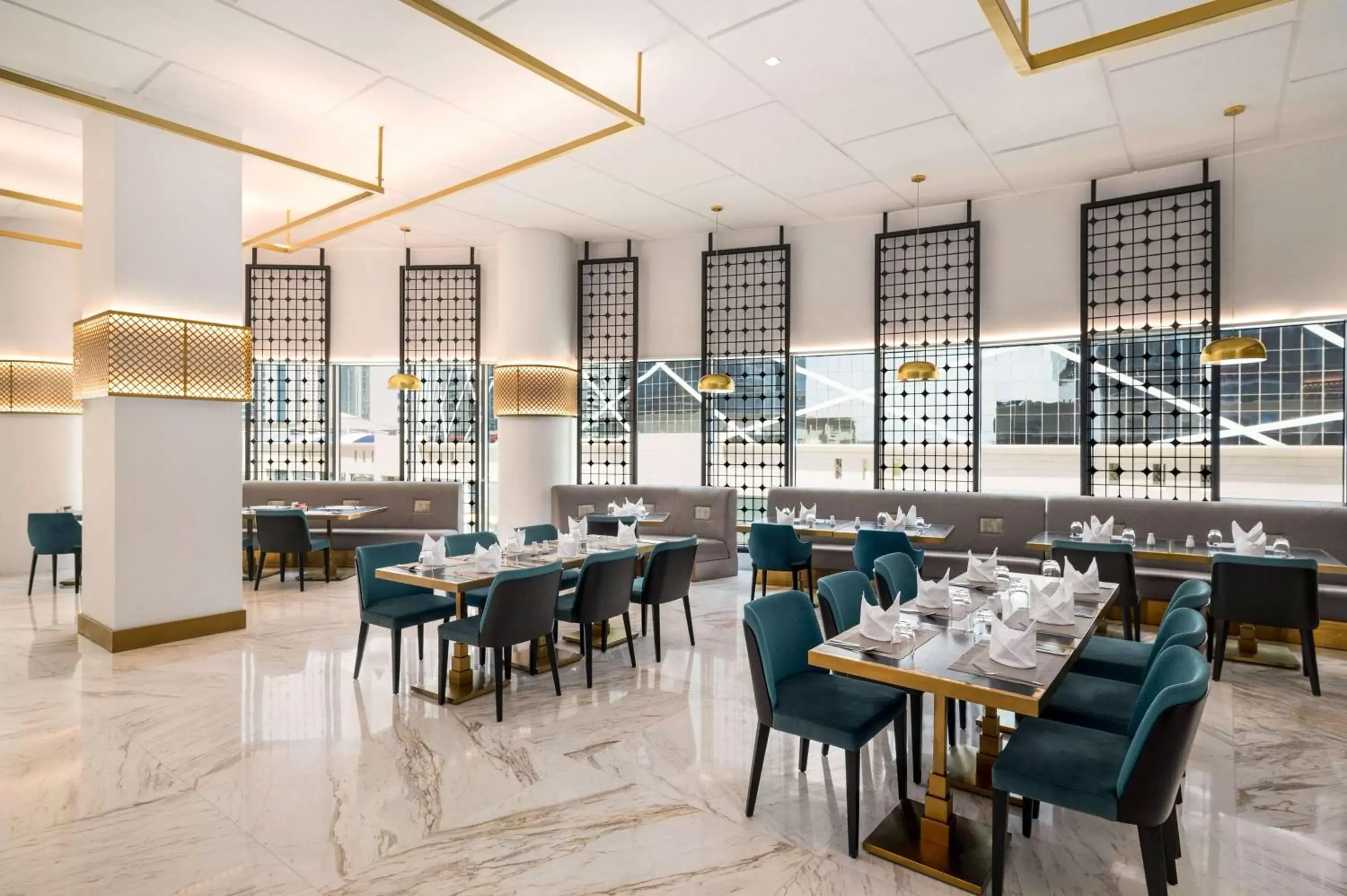 Restaurant/Places to Eat in Wyndham Doha West Bay