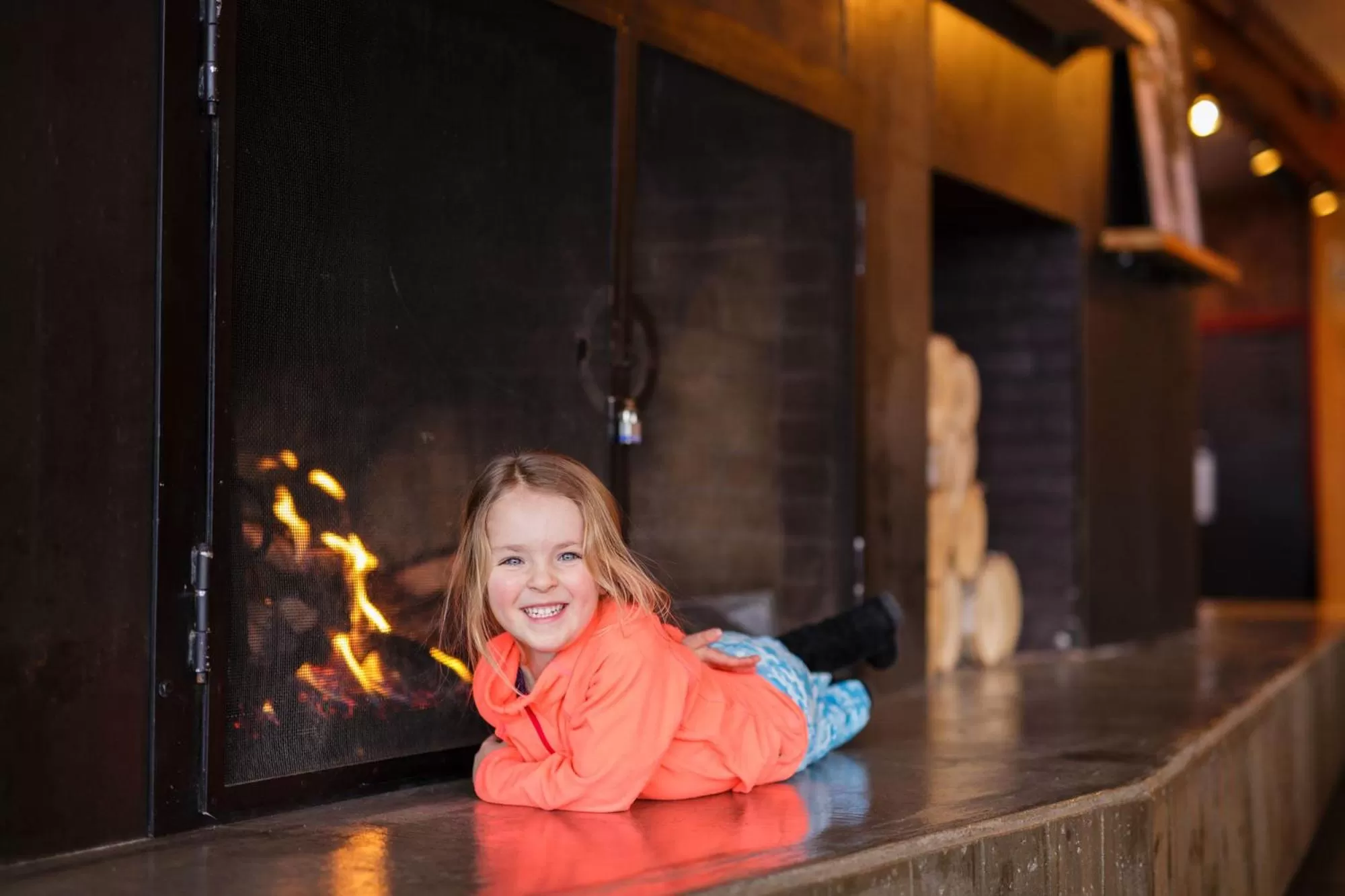 Communal lounge/ TV room in Lake House at High Peaks Resort
