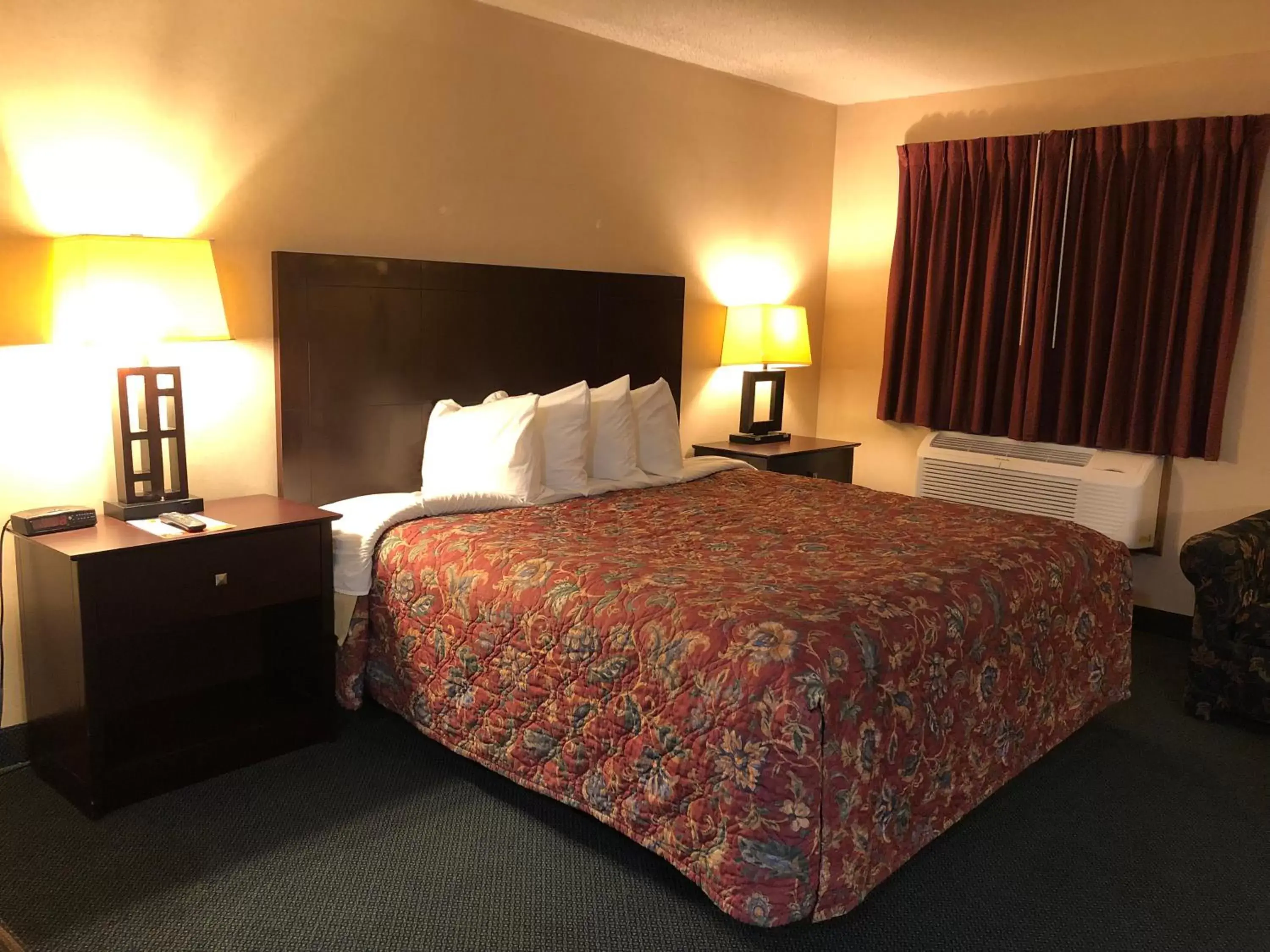 Bed in Super 8 by Wyndham Superior WI