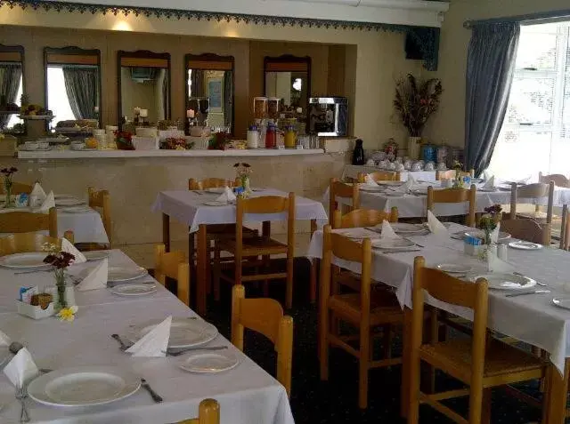 Restaurant/places to eat in The Russel Hotel Restaurant/places to eat in The Russel Hotel