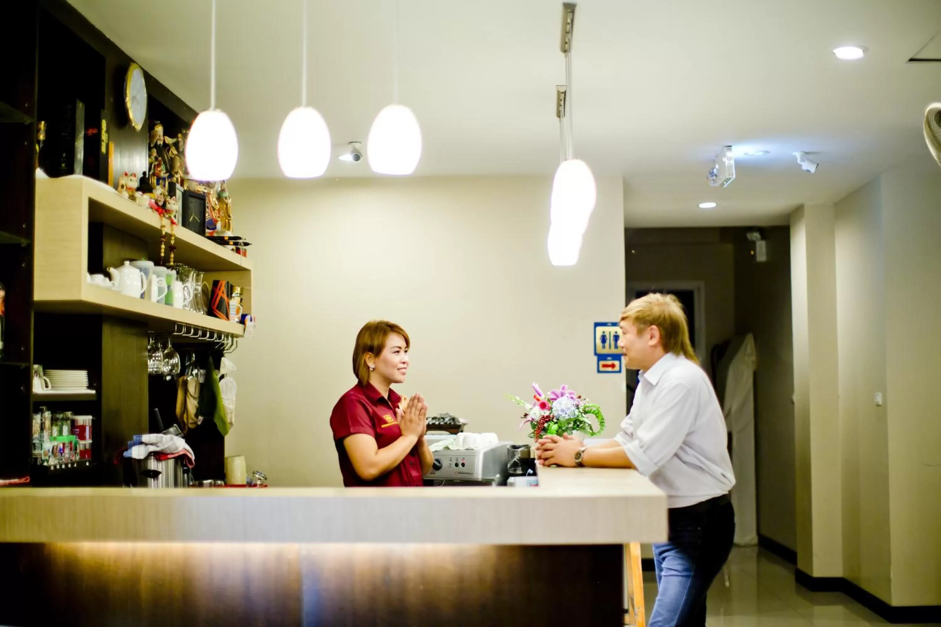 Lounge or bar in Sinsuvarn Airport Suite Hotel