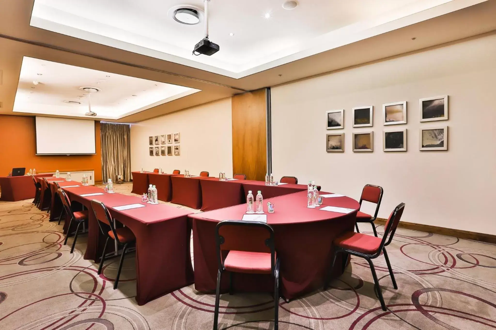 Meeting/conference room in Holiday Inn Johannesburg-Rosebank, an IHG Hotel