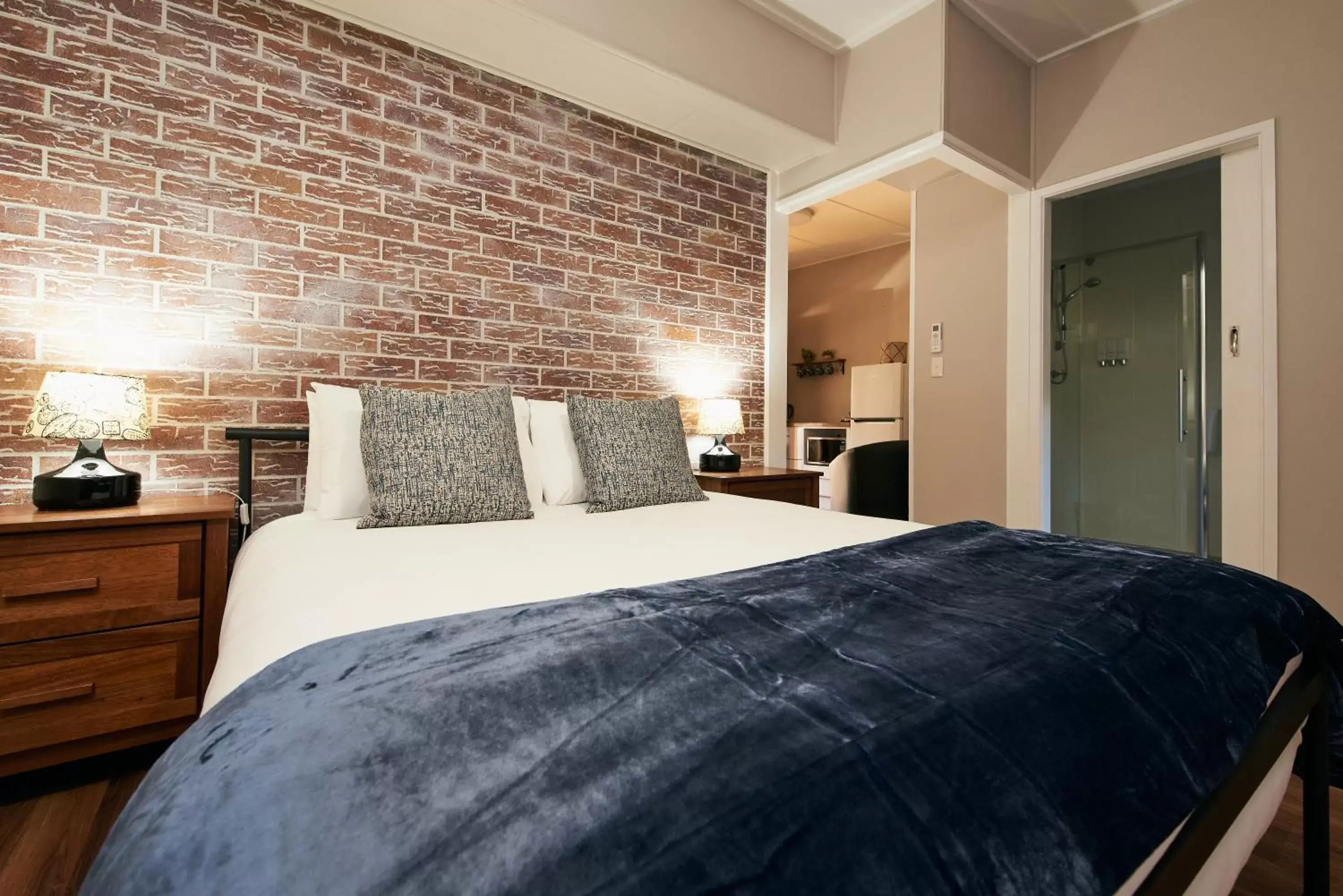 Bedroom, Bed in Ruthven Street Motor Inn