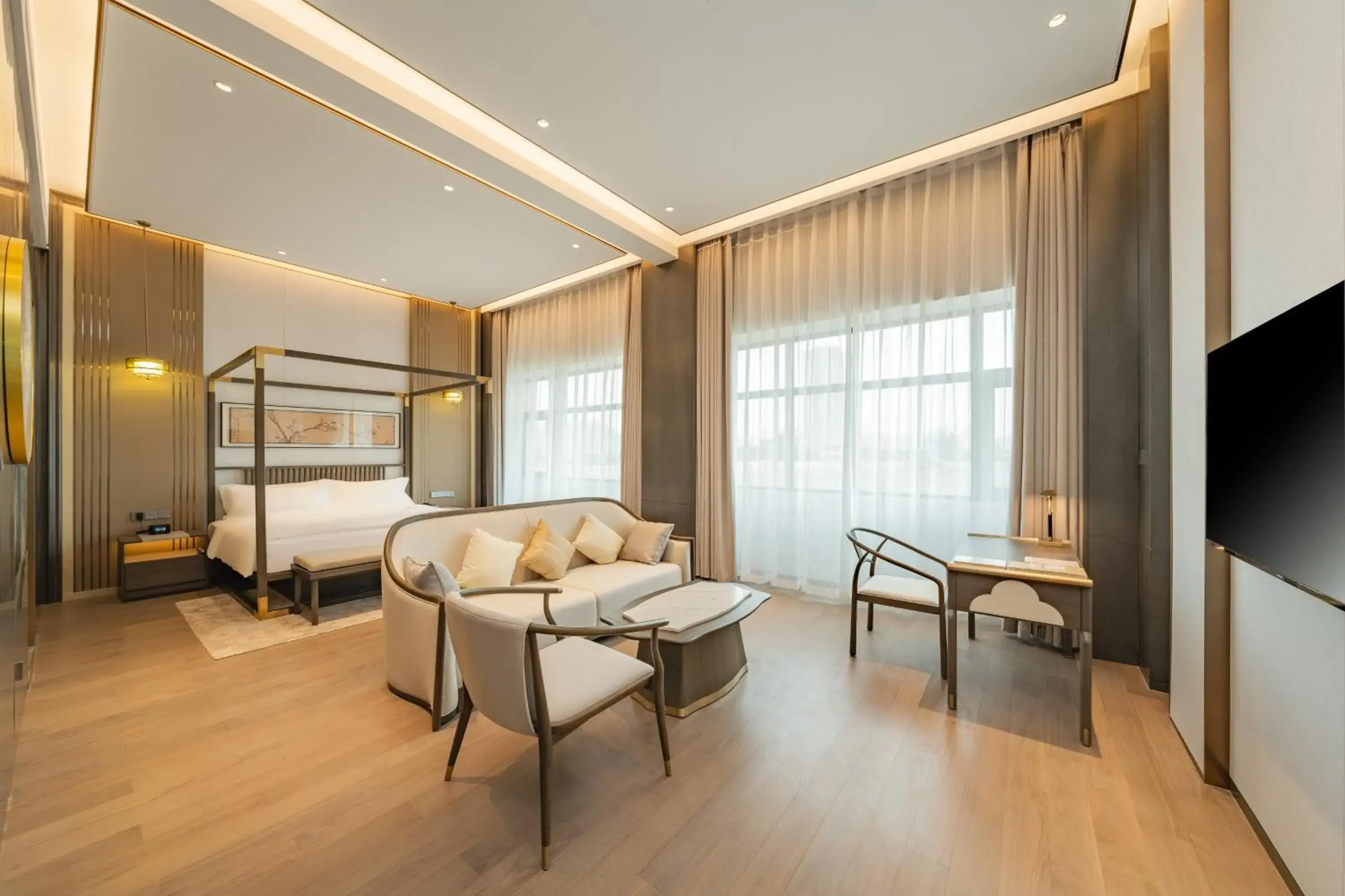 Photo of the whole room, Seating Area in Holiday Inn Zhengzhou Zhongzhou, an IHG Hotel