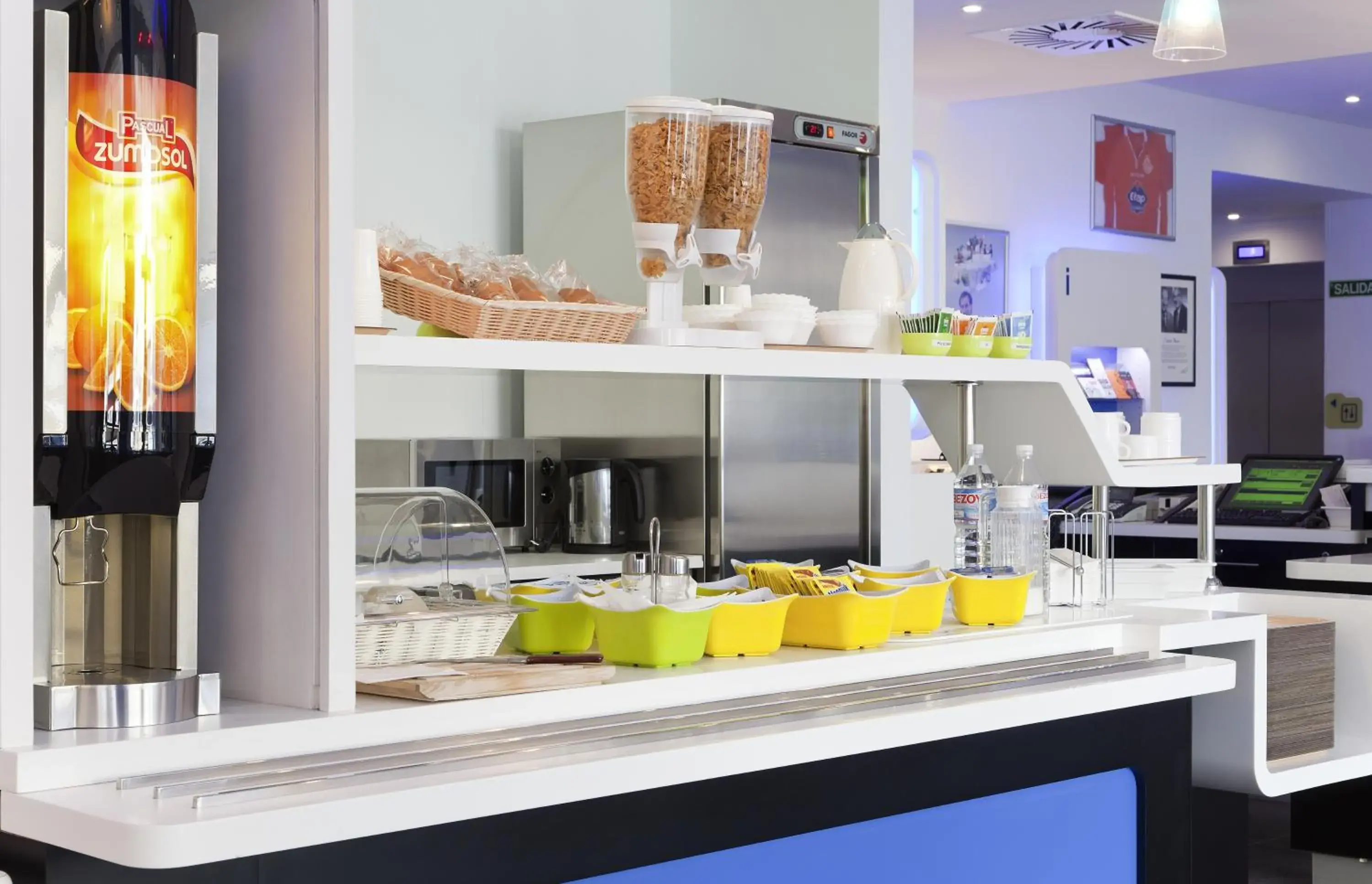 Restaurant/places to eat in Ibis Budget Madrid Vallecas
