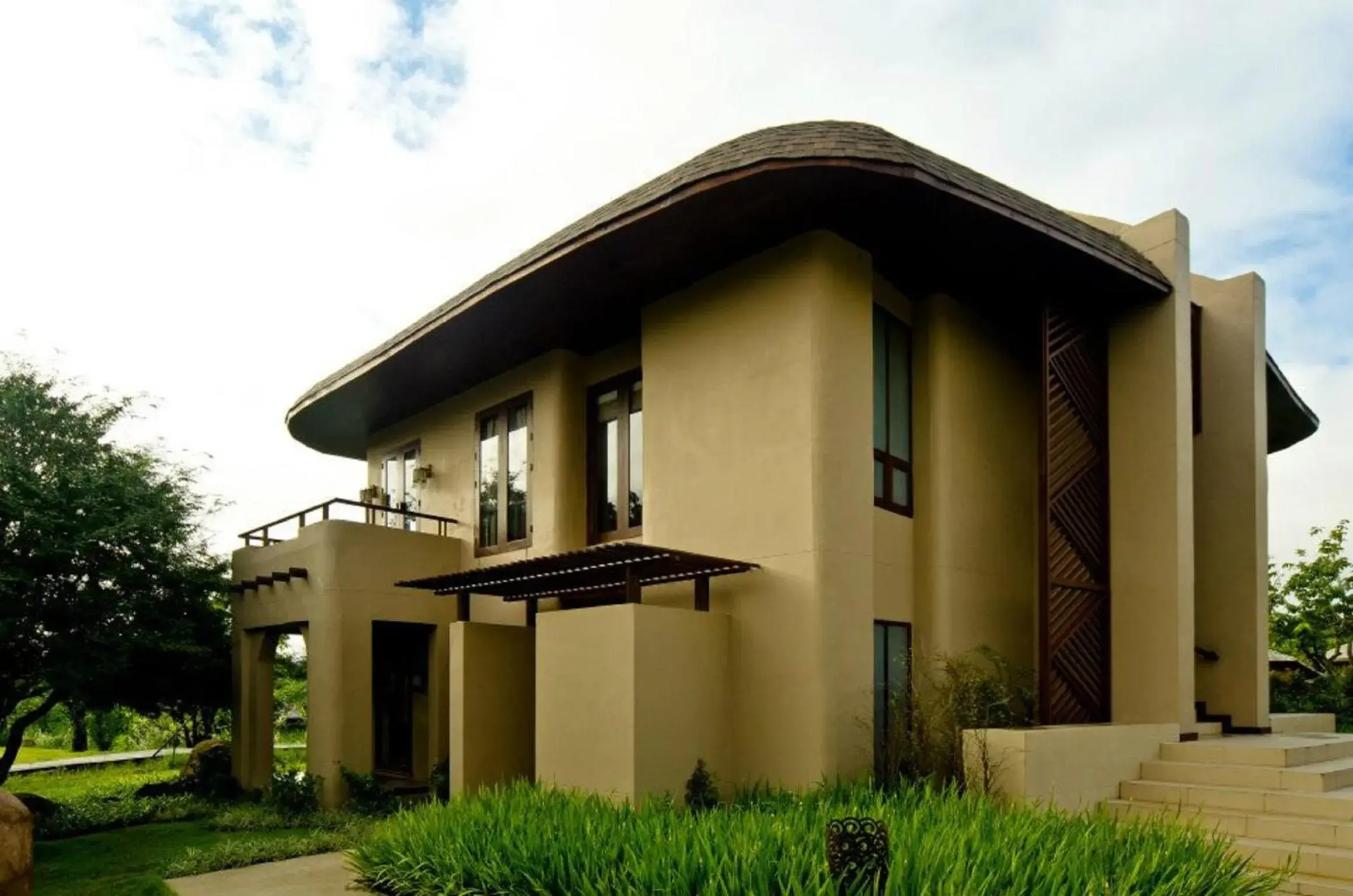 Facade/entrance, Property Building in Montis Resort