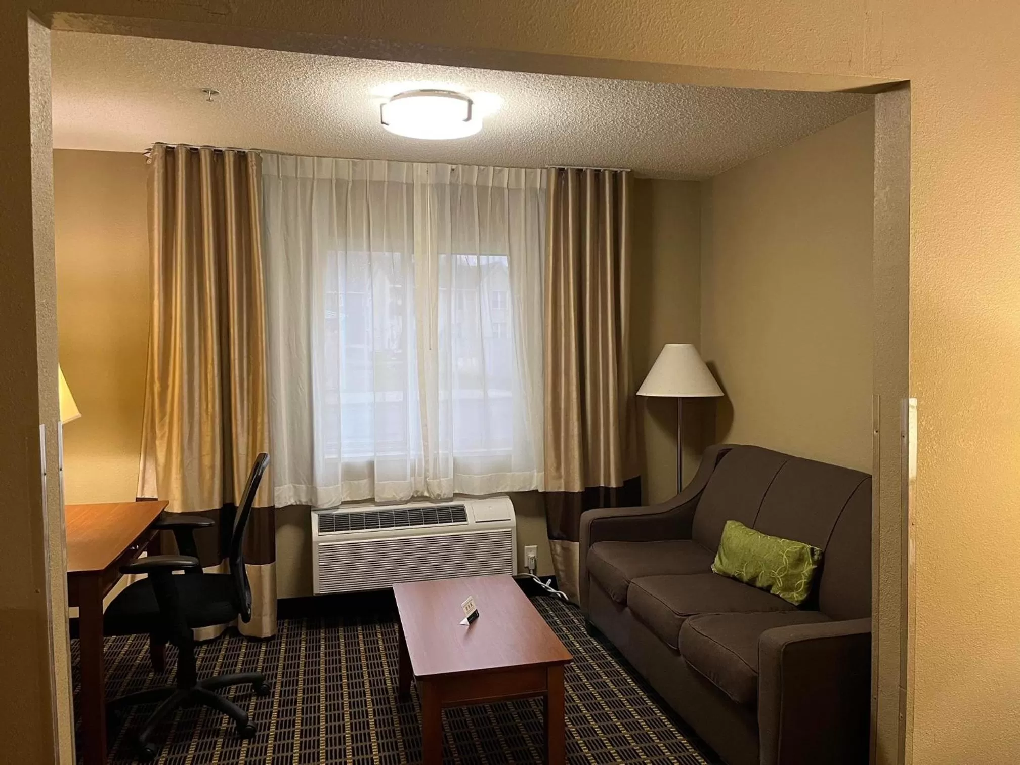Living room in Quality Inn & Suites Bradford