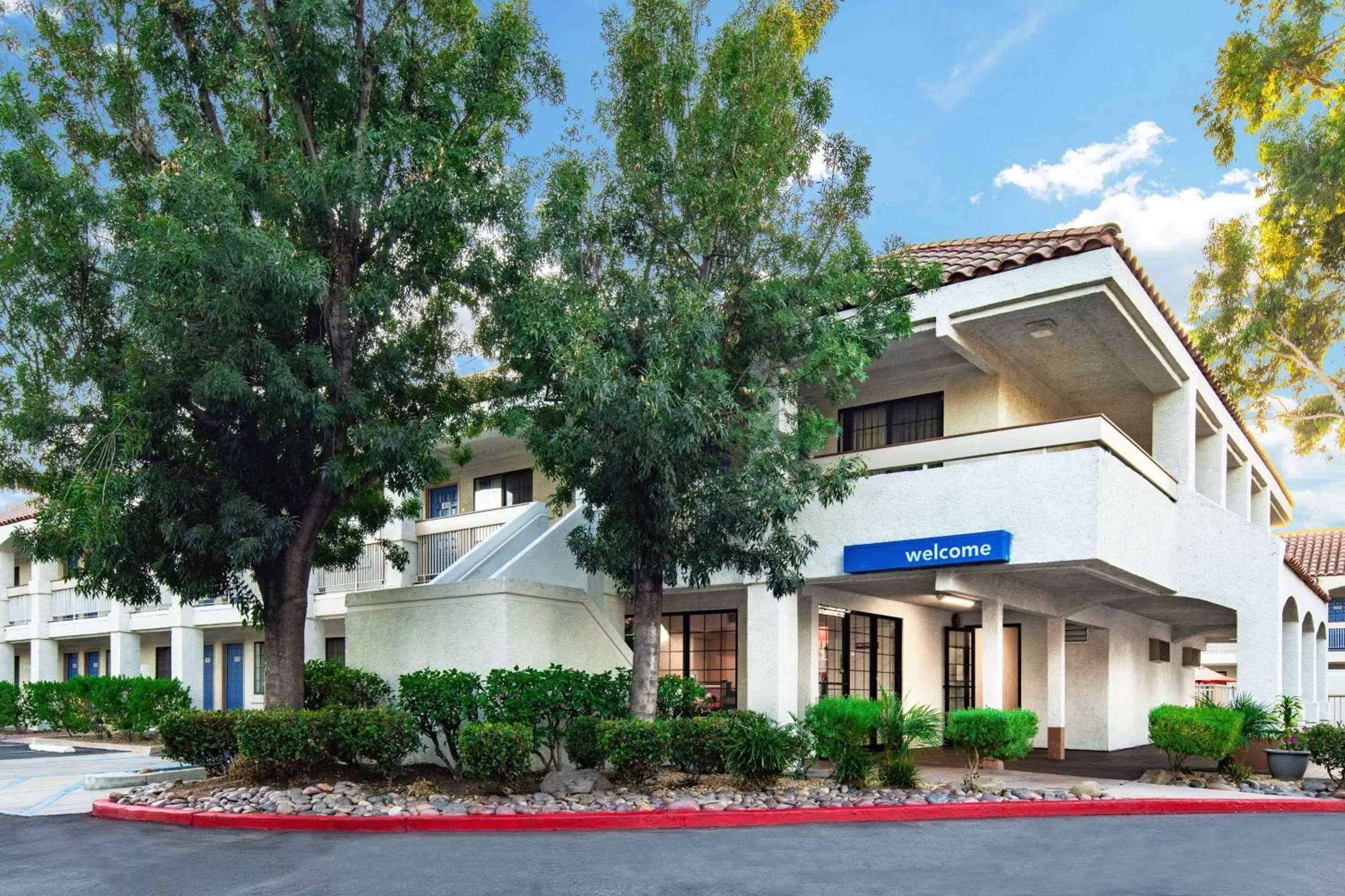 Property Building in Motel 6-Thousand Oaks, CA