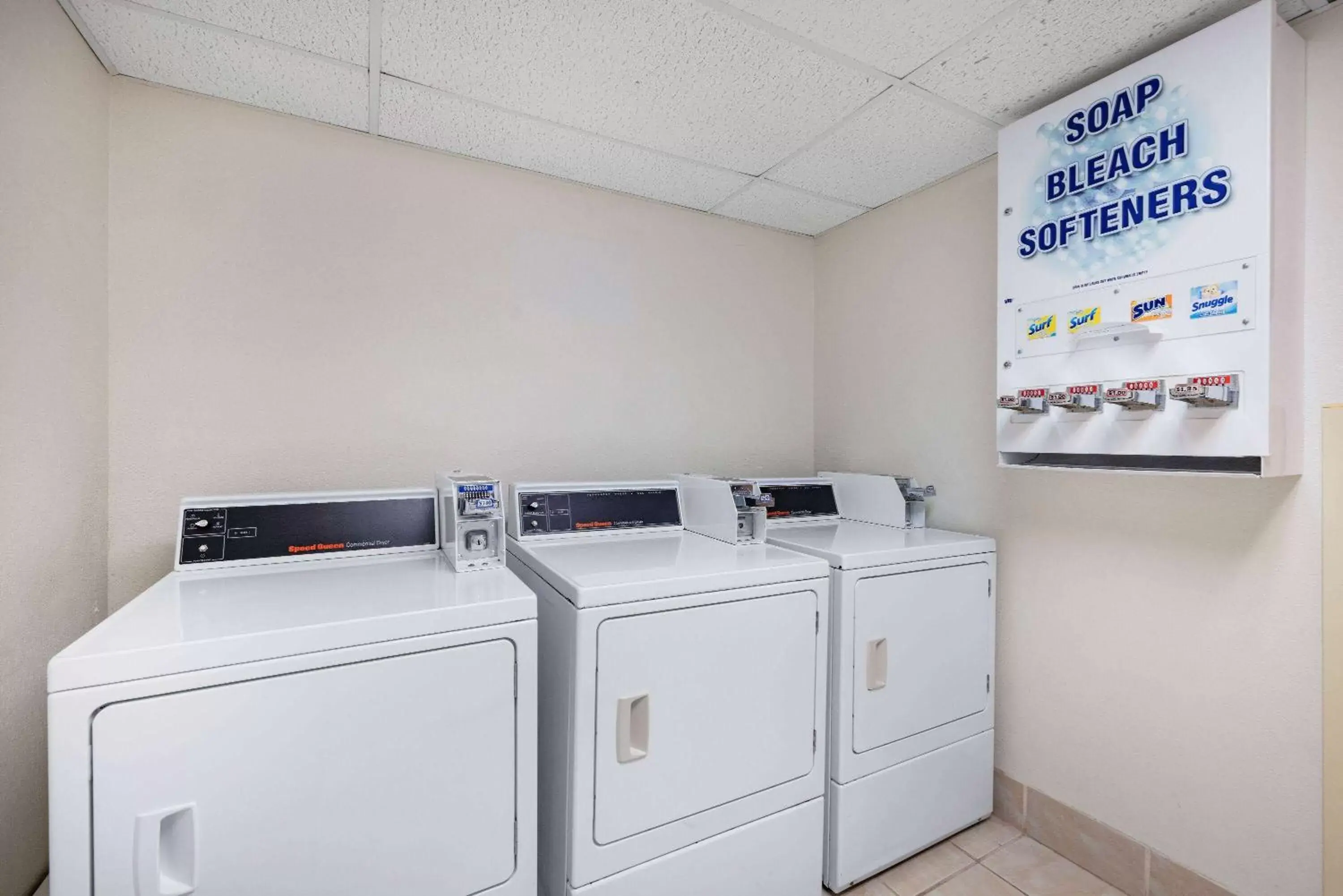 On site, Kitchen/Kitchenette in Baymont by Wyndham Gillette