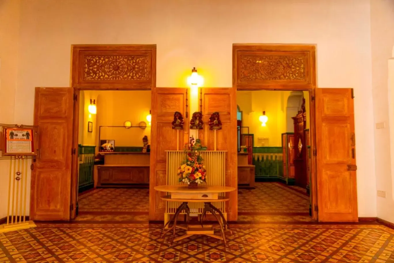 Lobby or reception in Thilanka Hotel