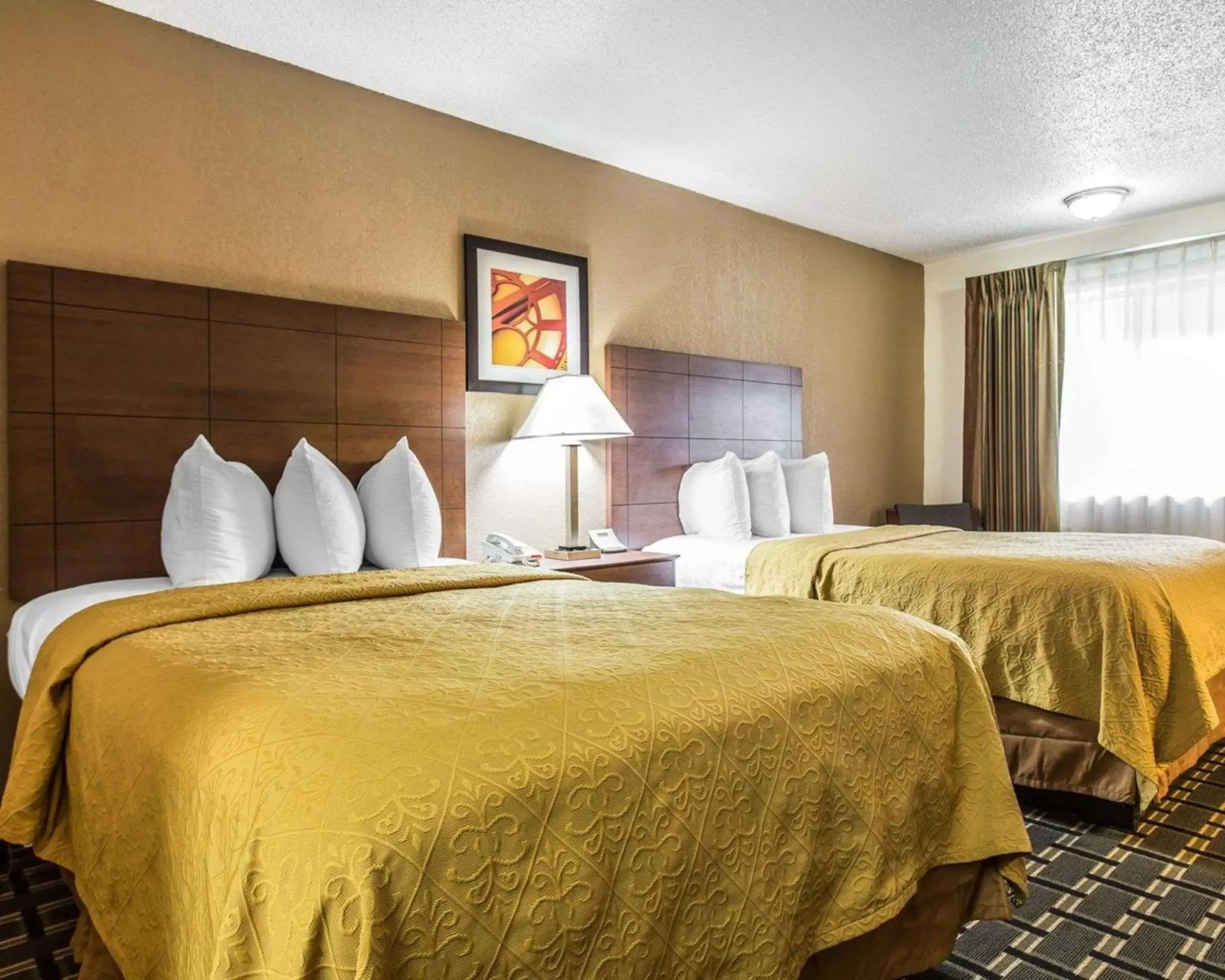 Photo of the whole room, Bed in Quality Inn & Suites Morrow Atlanta South