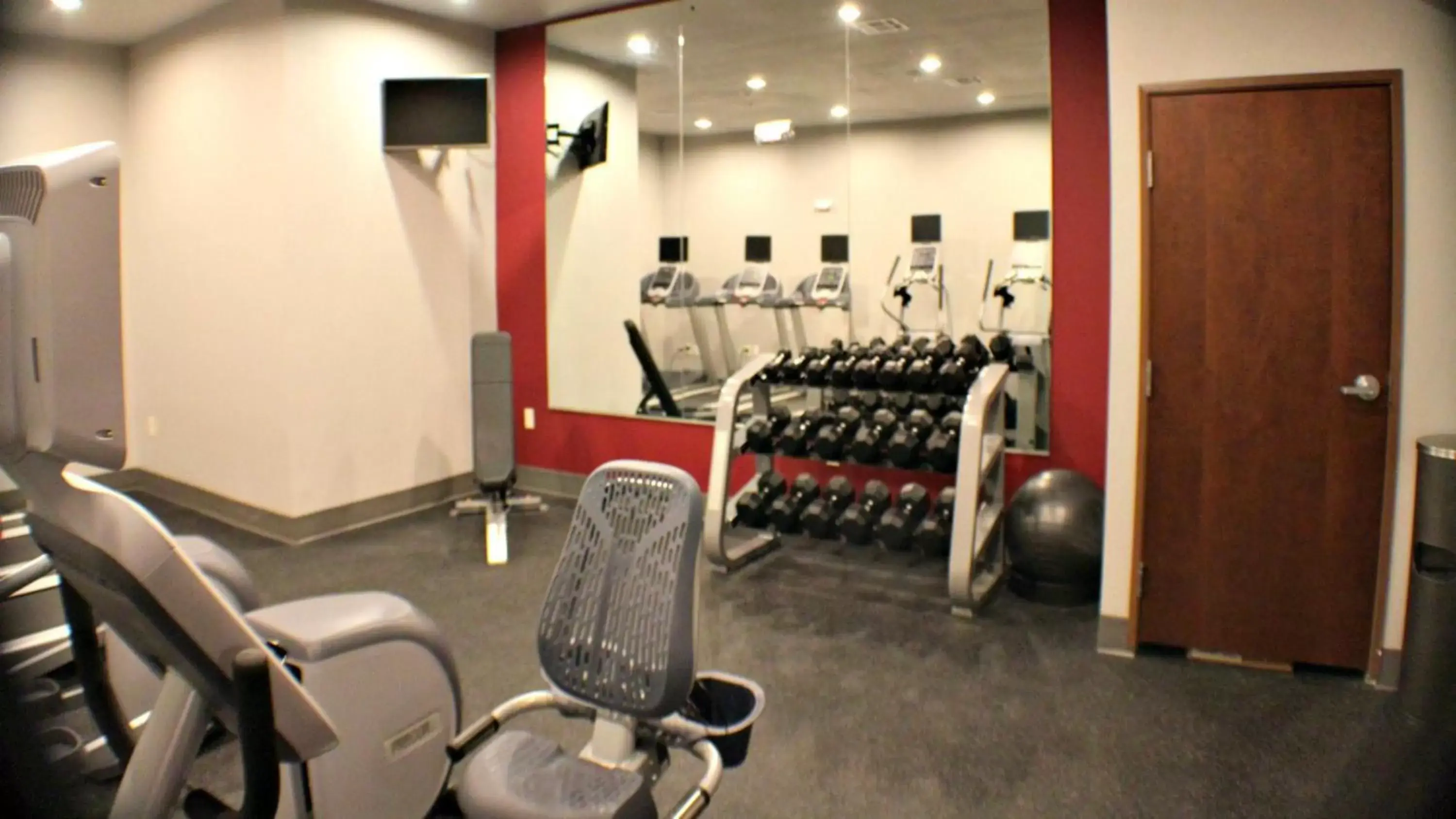 Fitness centre/facilities in Holiday Inn Express & Suites Bonham, an IHG Hotel