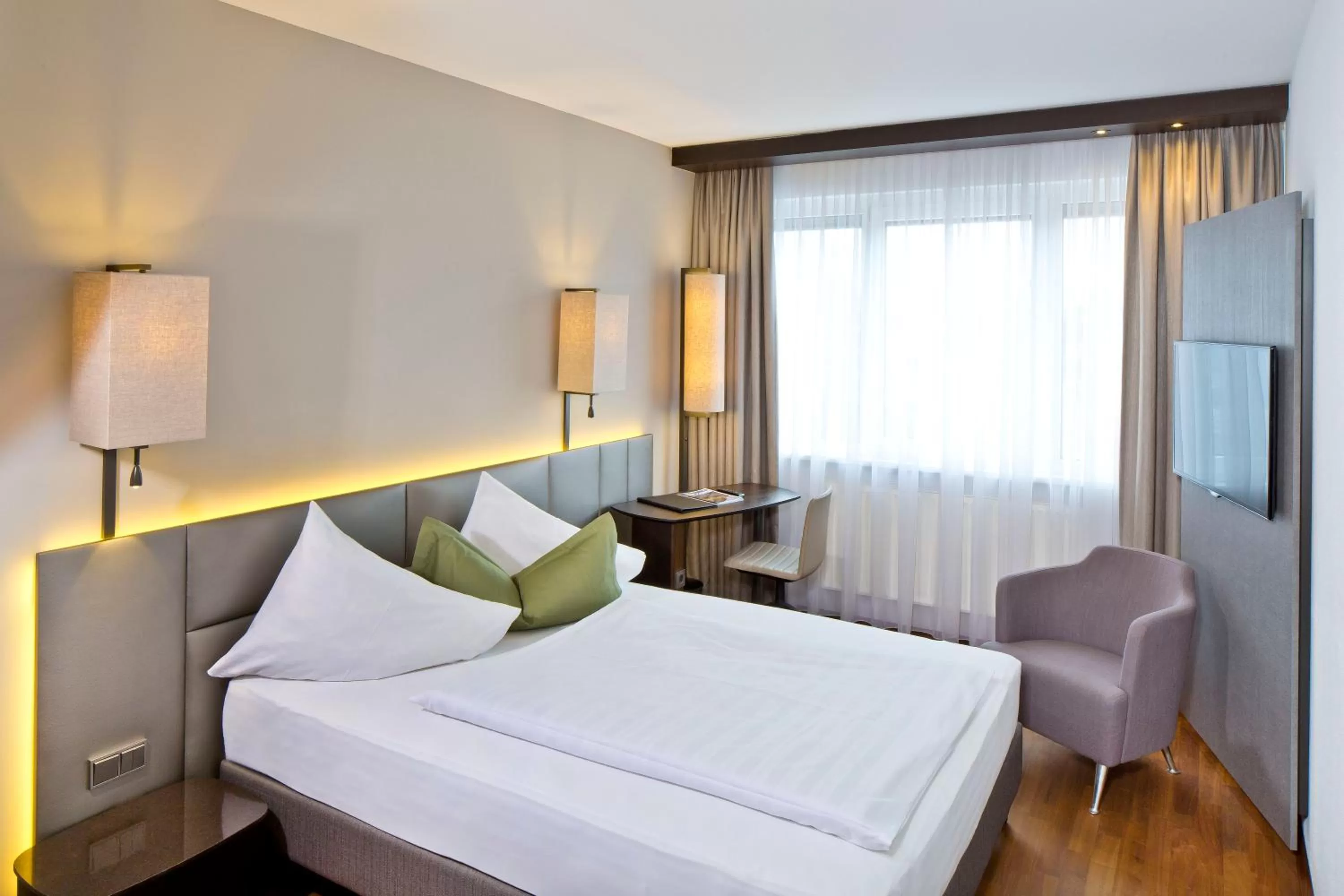 Bedroom, Bed in Hotel Penz West