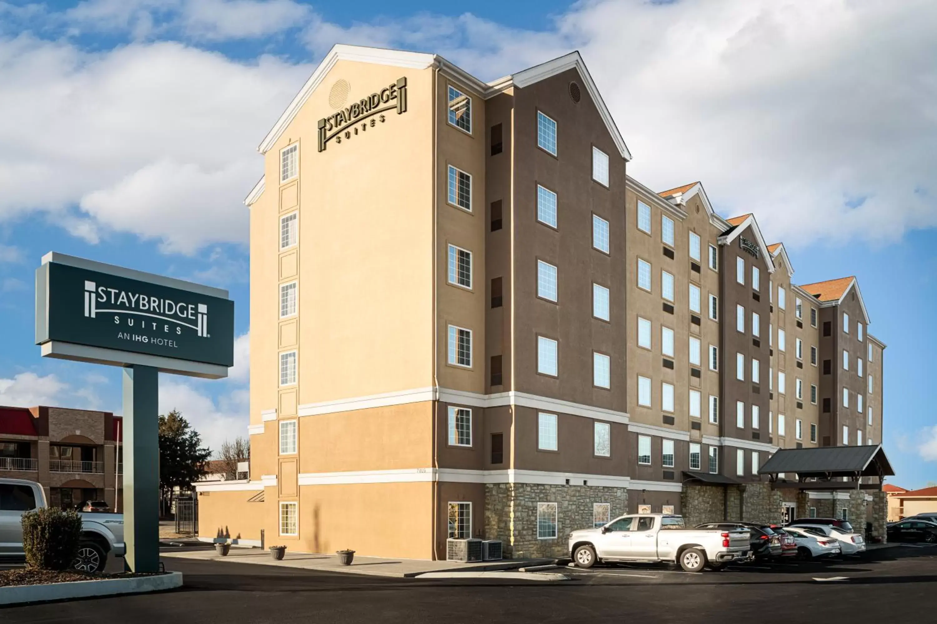 Property Building in Staybridge Suites Chattanooga-Hamilton Place, an IHG Hotel