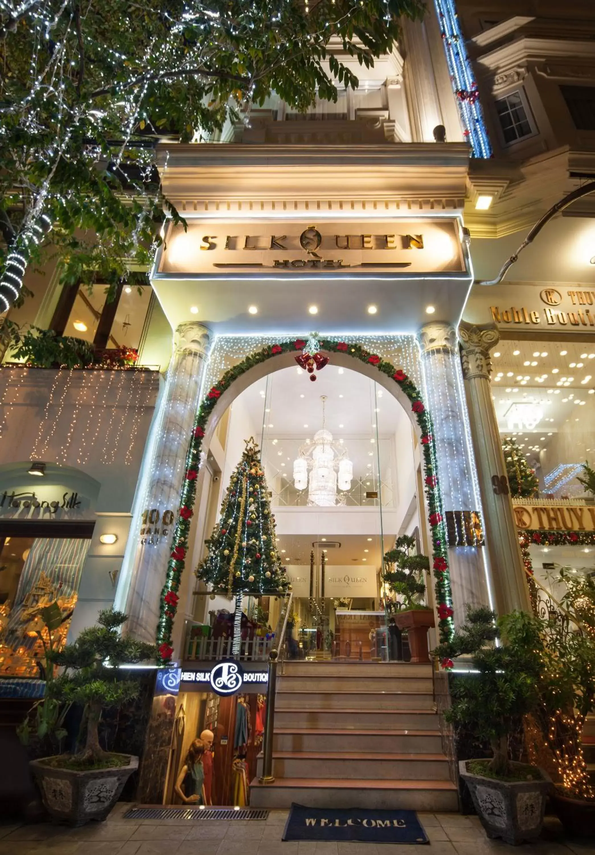 Facade/entrance in Silk Queen Hotel