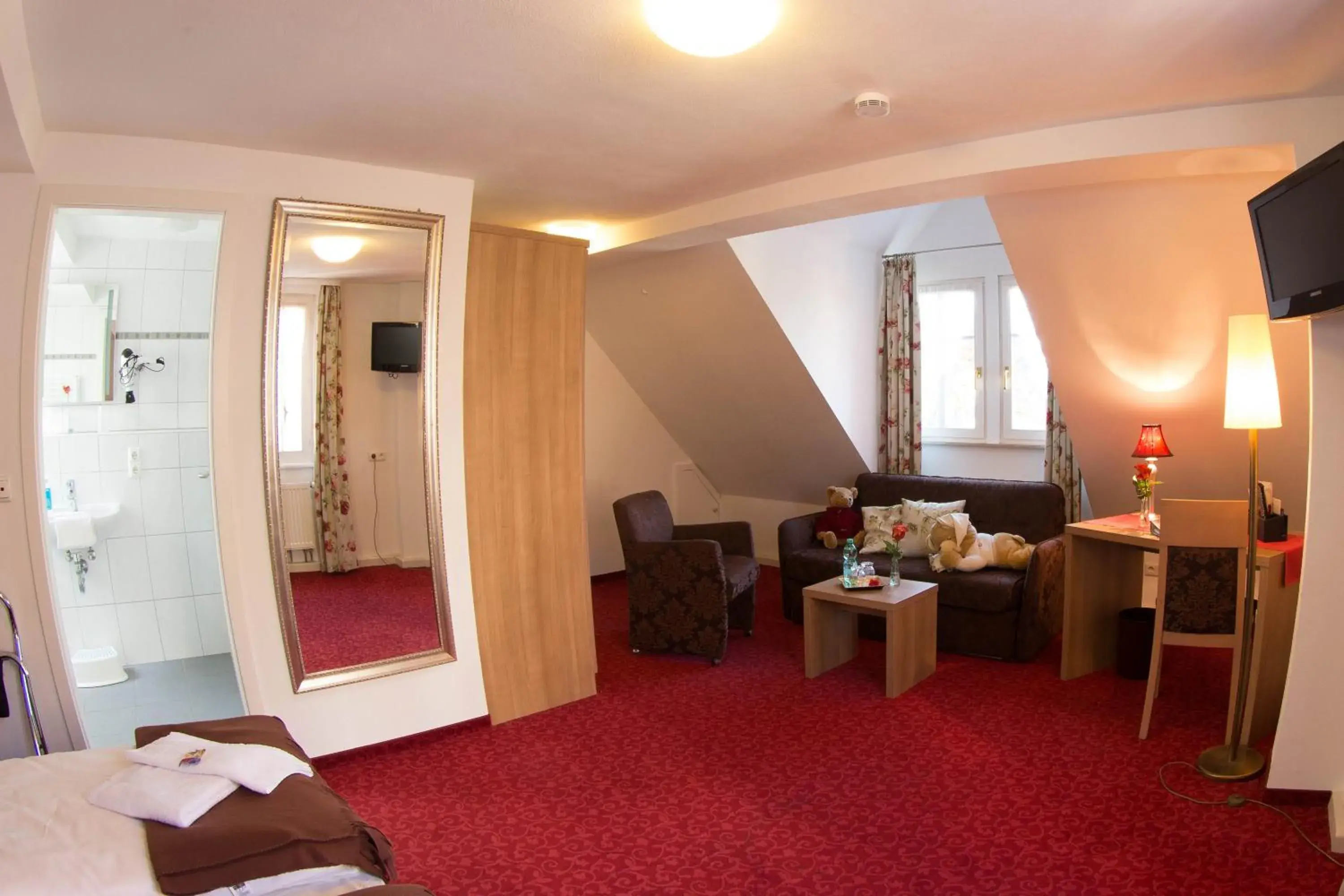 Photo of the whole room in Boutiquehotel Goldene Rose