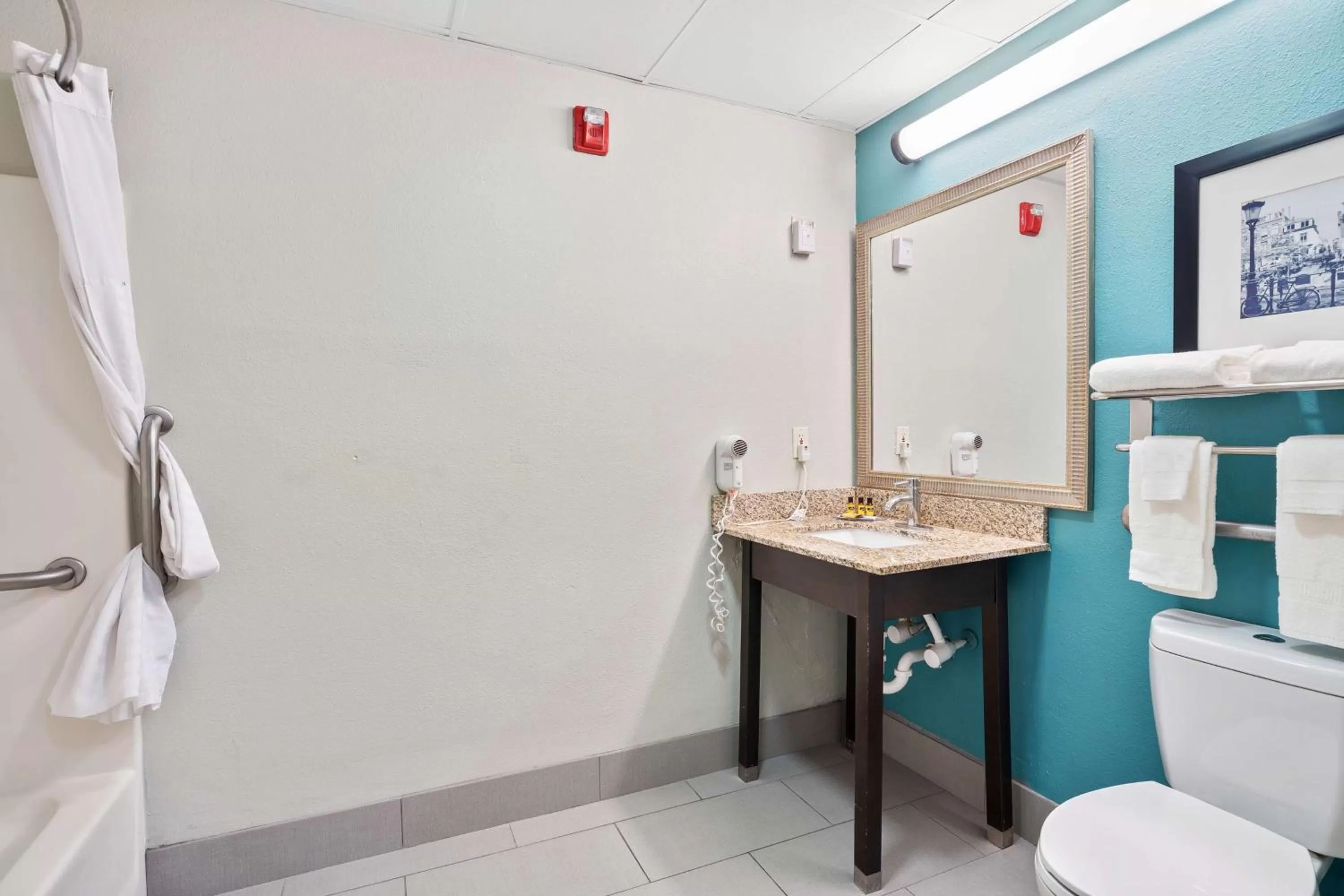 Bathroom in Blue Water Inn & Suites BW Signature Collection