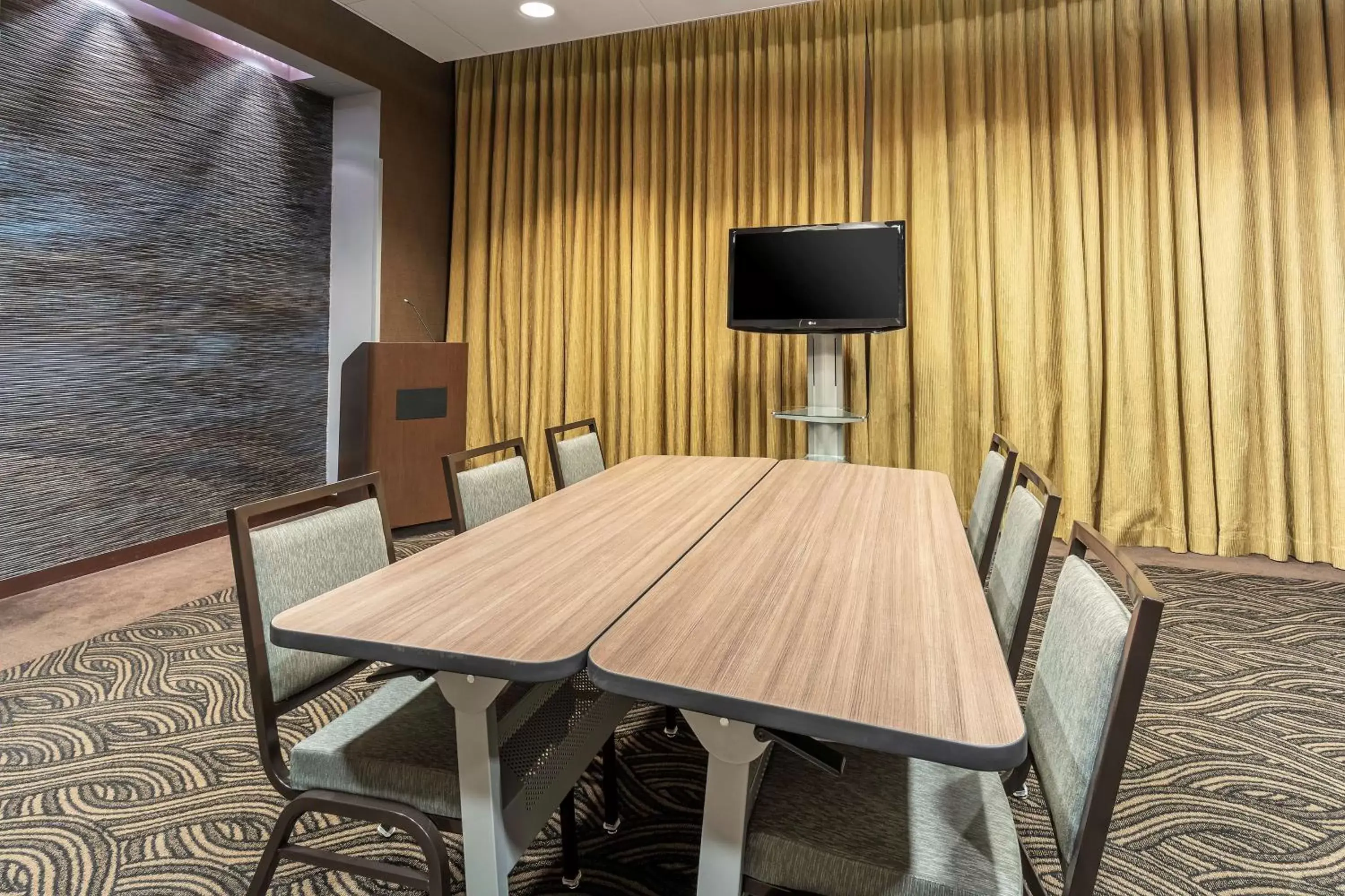 Meeting/conference room, TV/Entertainment Center in Hyatt House Richmond - Short Pump