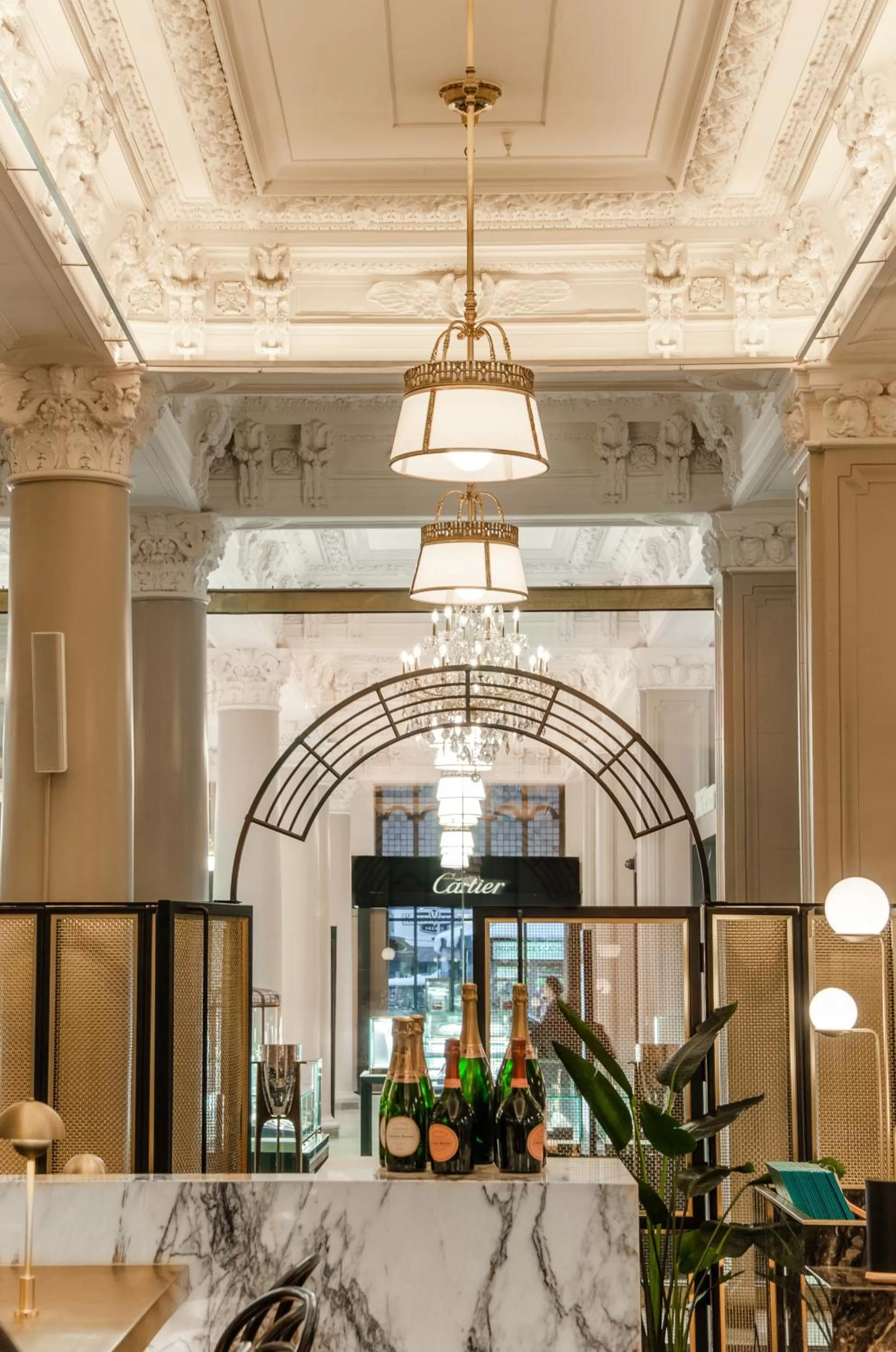 Restaurant/places to eat in Hôtel Birks Montréal