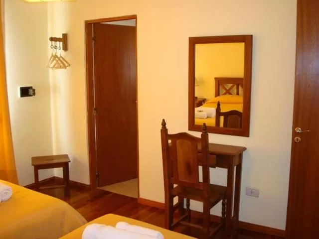 Decorative detail, Bed in Hosteria Miyazato Inn