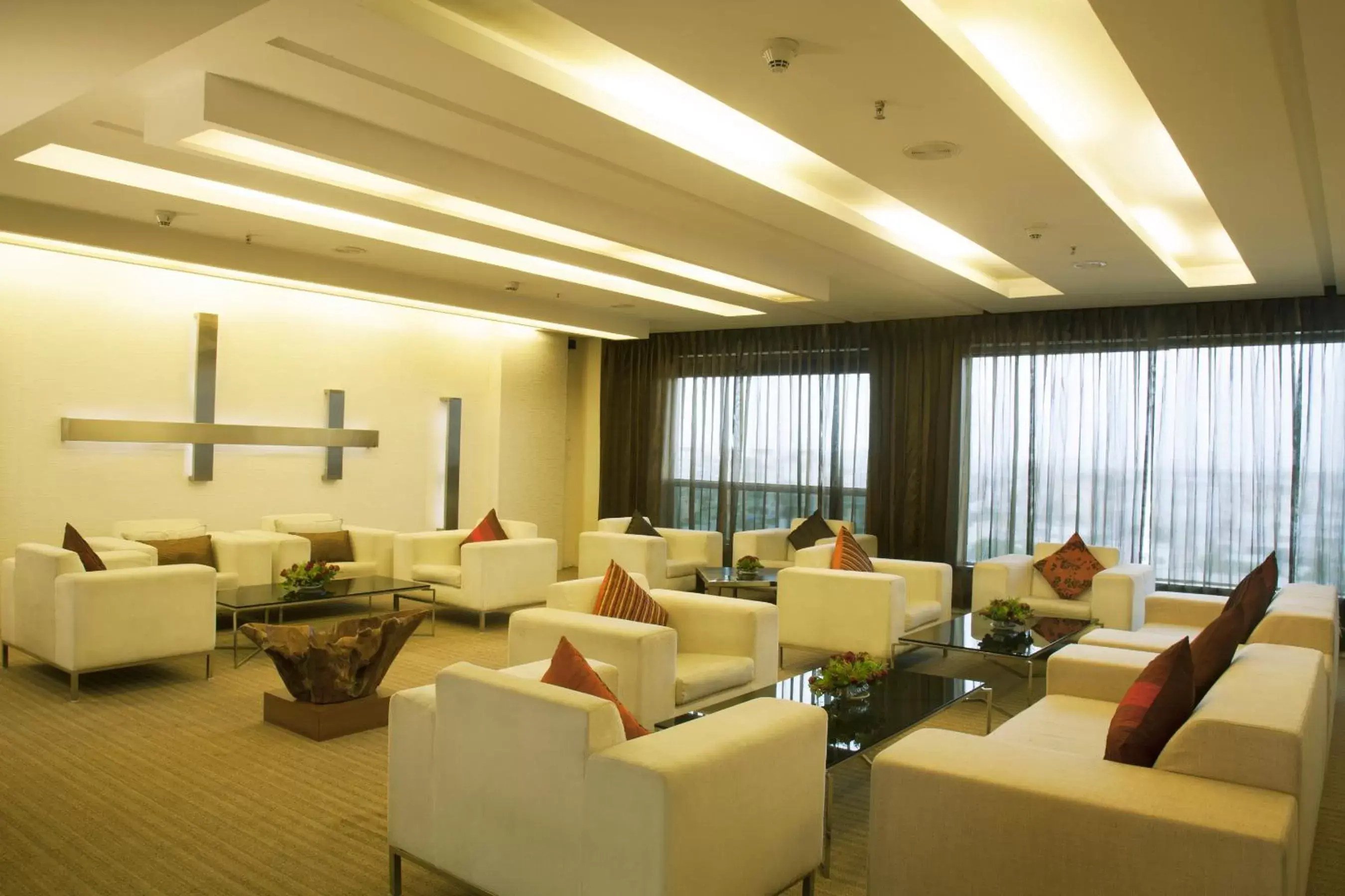 Lounge or bar in Radisson Blu Hotel Pune Kharadi