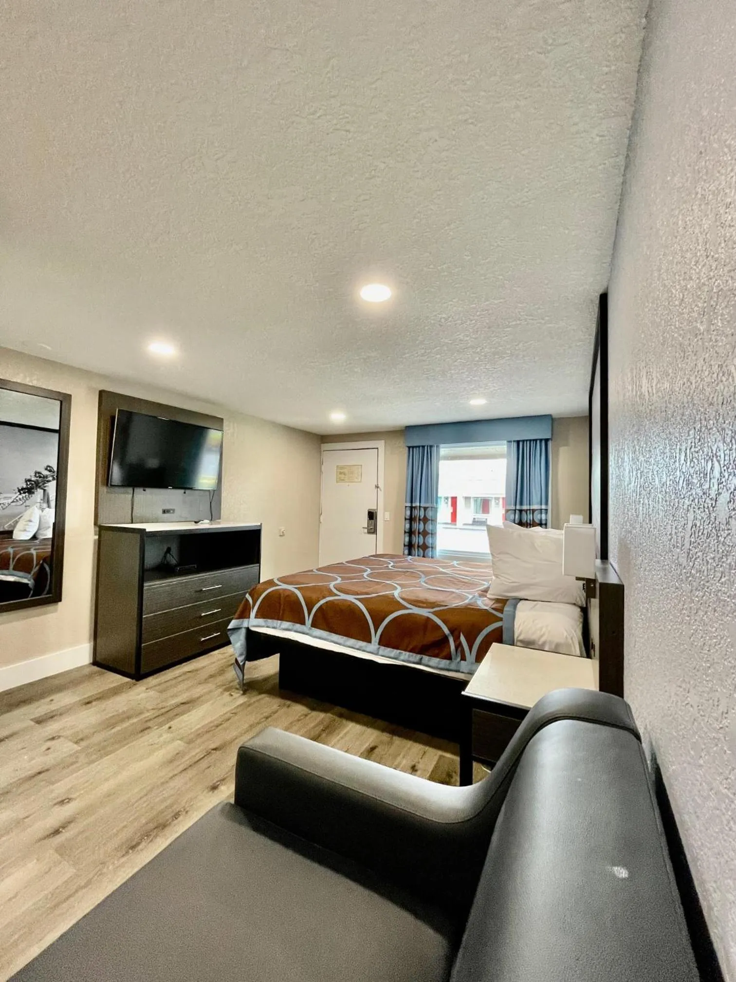 Bedroom, Bed in Super 8 by Wyndham Kissimmee-Orlando