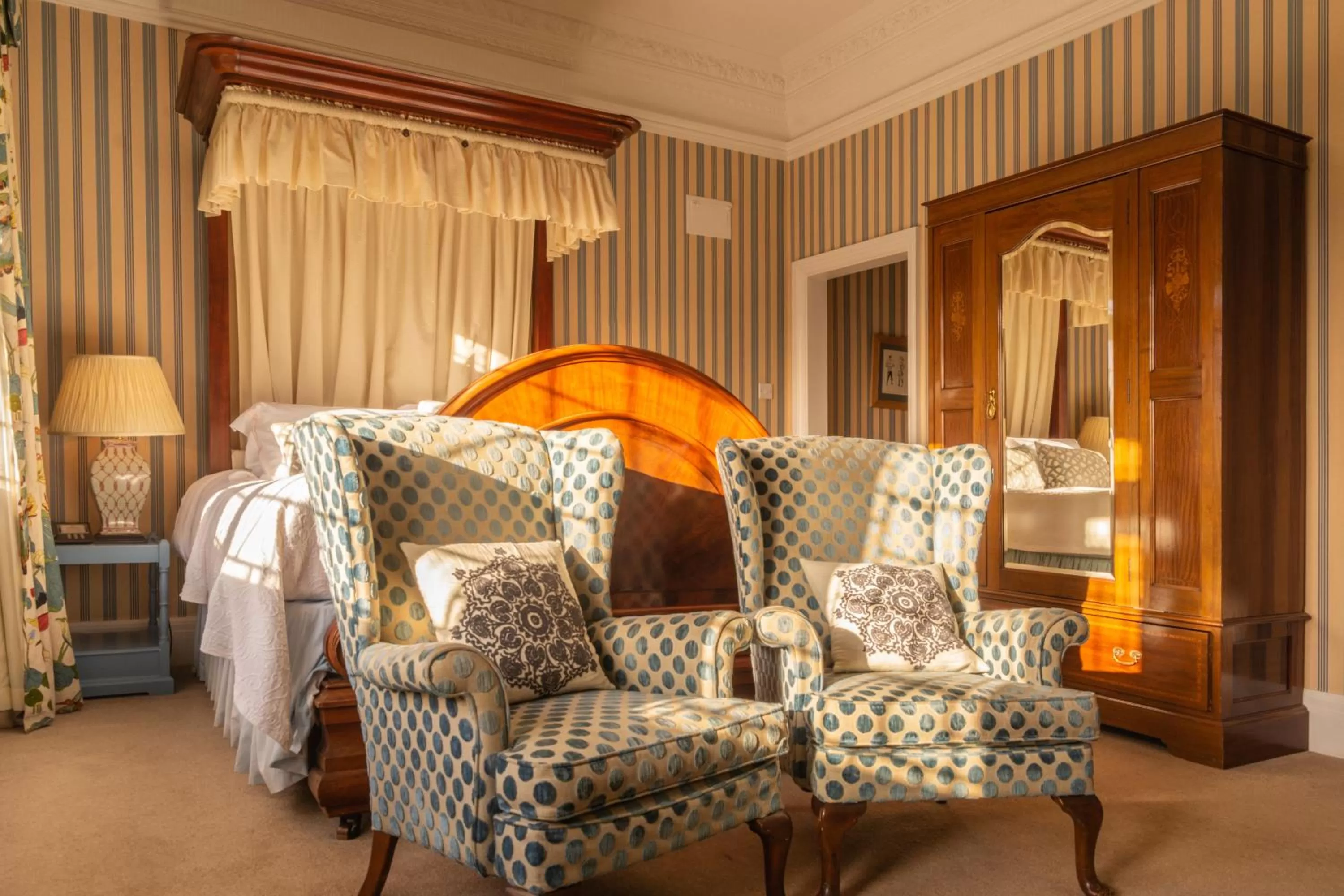 Bed, Seating Area in Fischers Baslow Hall - Chatsworth