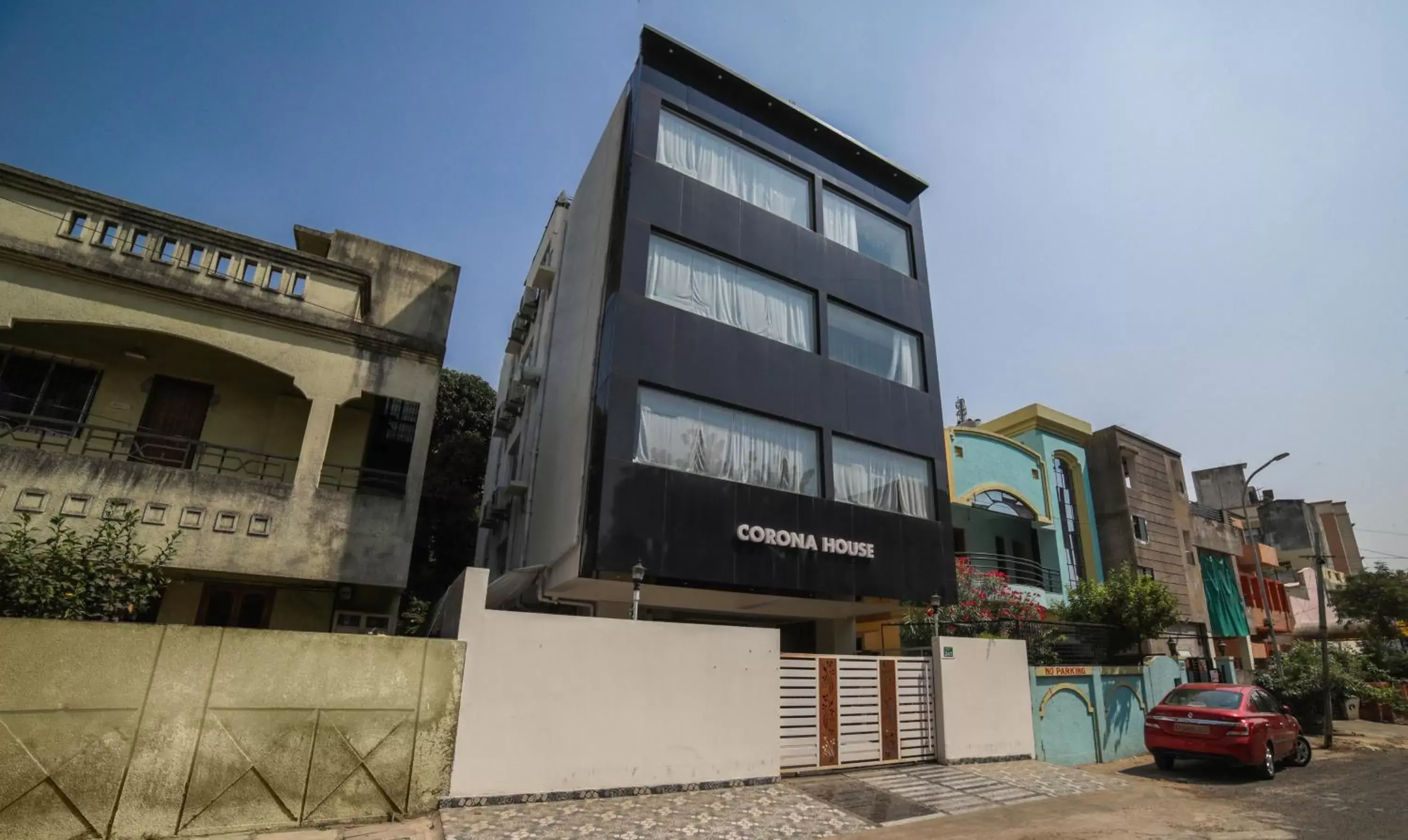 Property building in Itsy Hotels Le Clover Property building in Itsy Hotels Le Clover