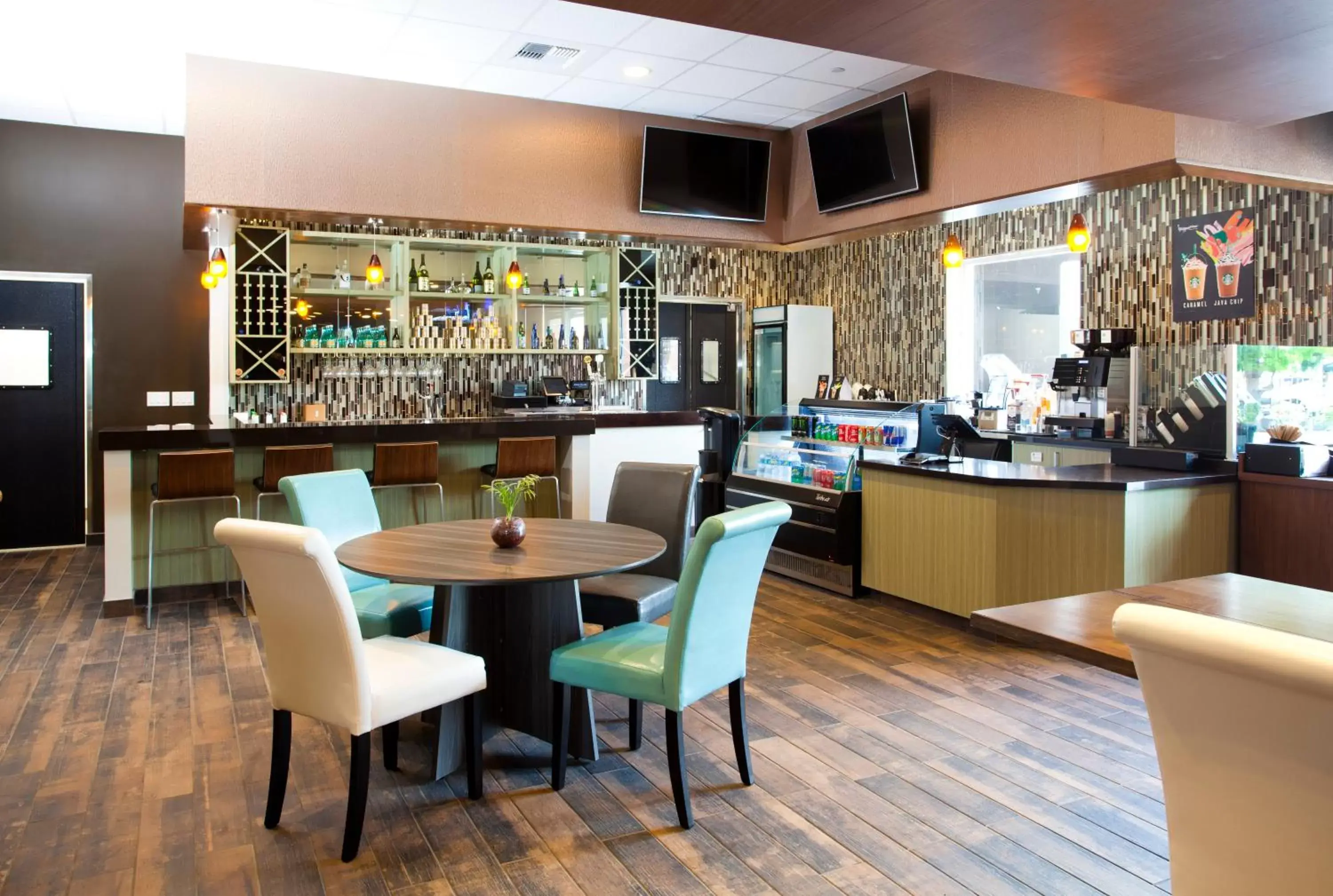 Lounge or bar, Restaurant/Places to Eat in Redac Gateway Hotel Torrance
