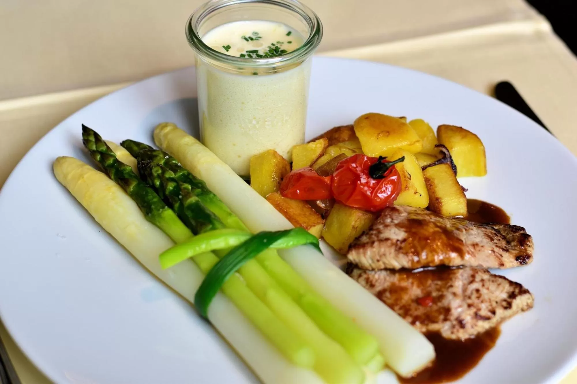 Food and drinks in Romantik Hotel Schwan