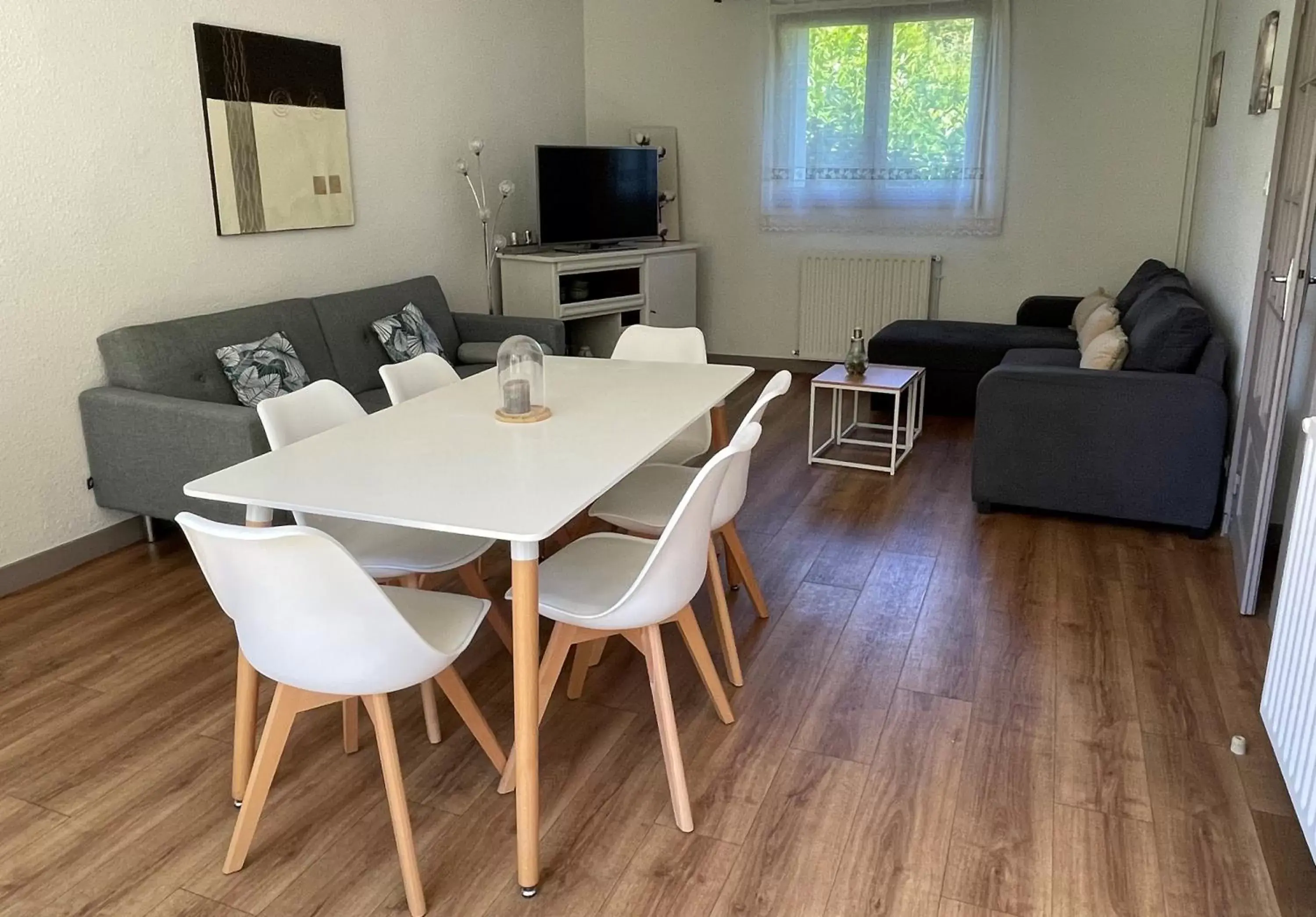 TV and multimedia, Dining Area in VILLA BONVOULOIR