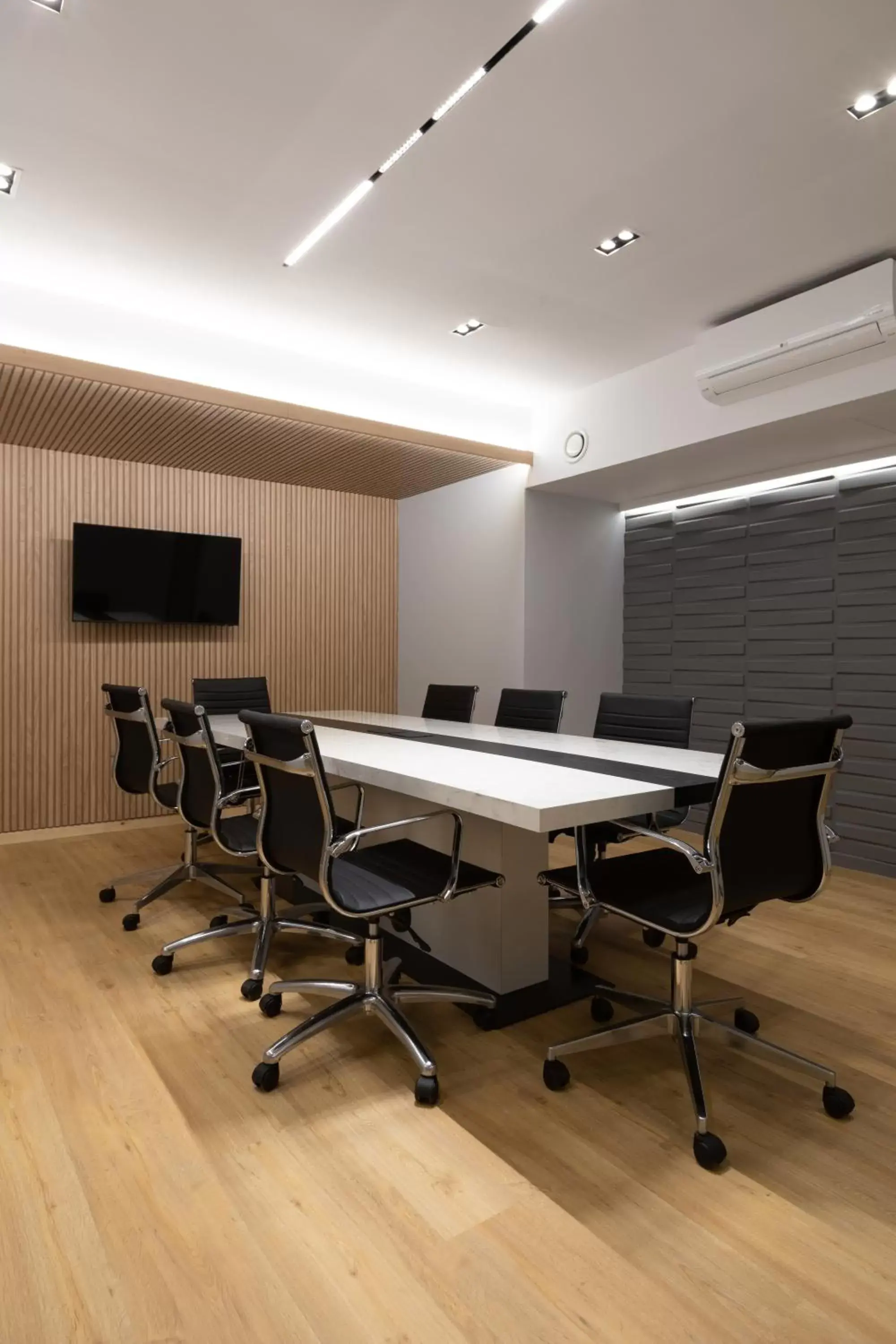 Meeting/conference room in LUX&EASY Athens Metro Suites