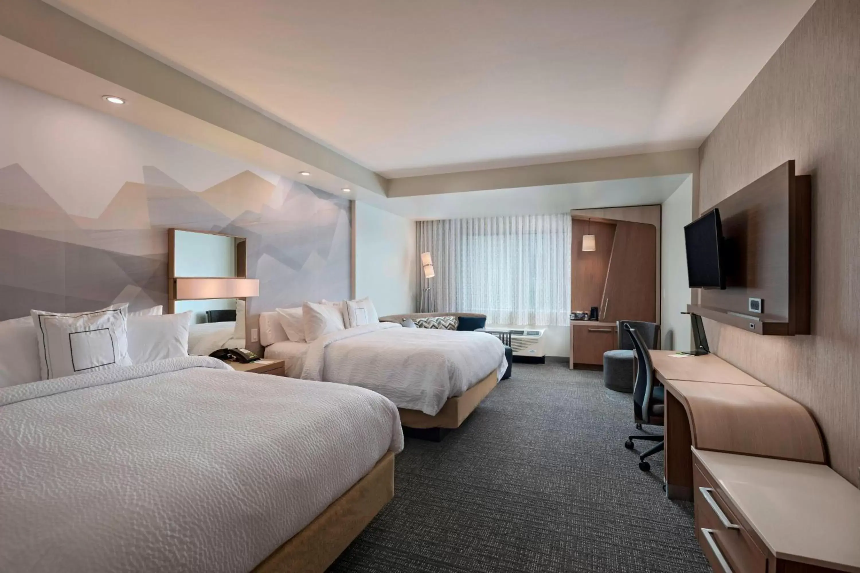 Photo of the whole room, Bed in Courtyard by Marriott Houston Sugar Land/Lake Pointe