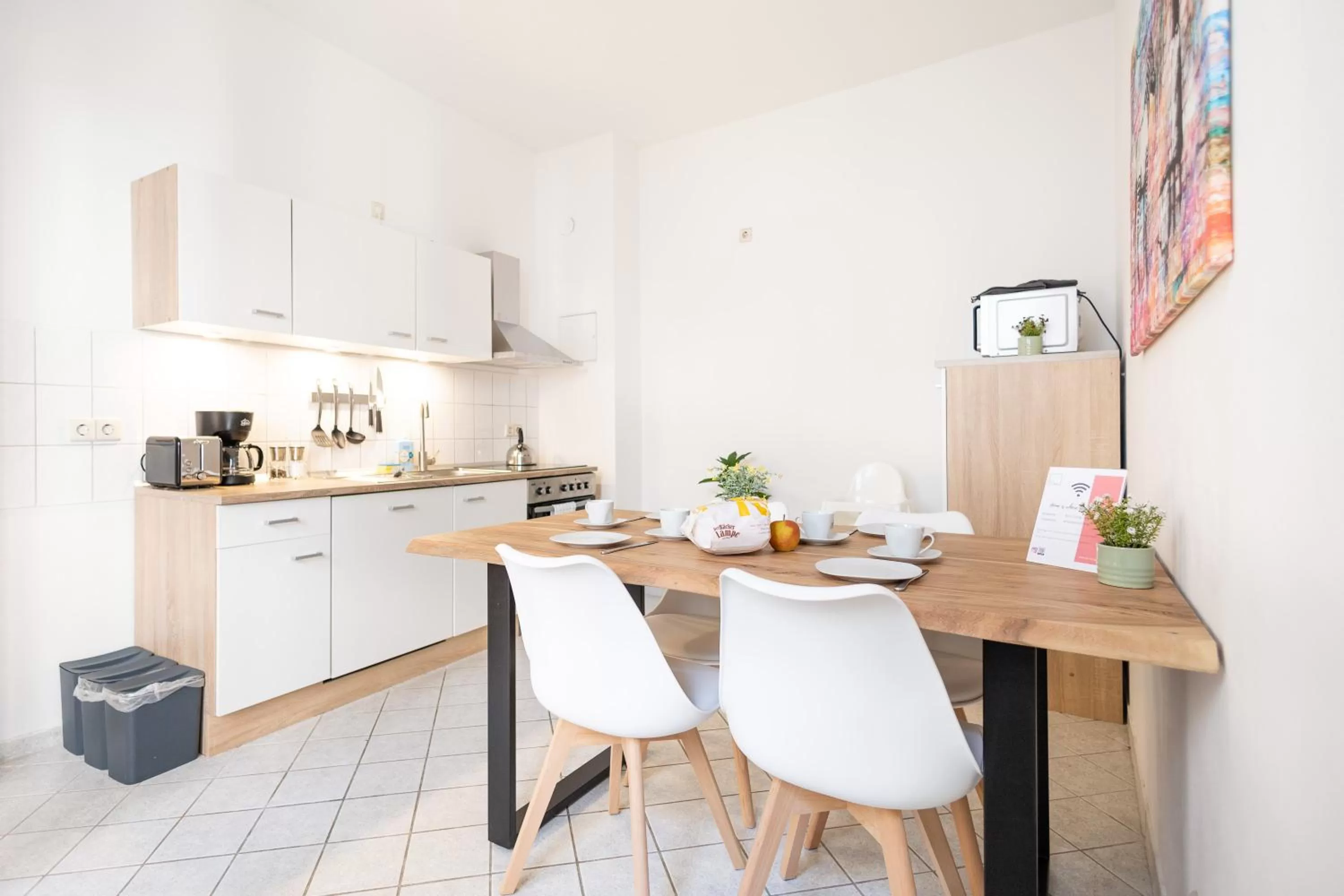 Kitchen or kitchenette in Apartments an der Oper - Innenstadt - Zentral - Küche - Wifi - Powered by Ko-Living