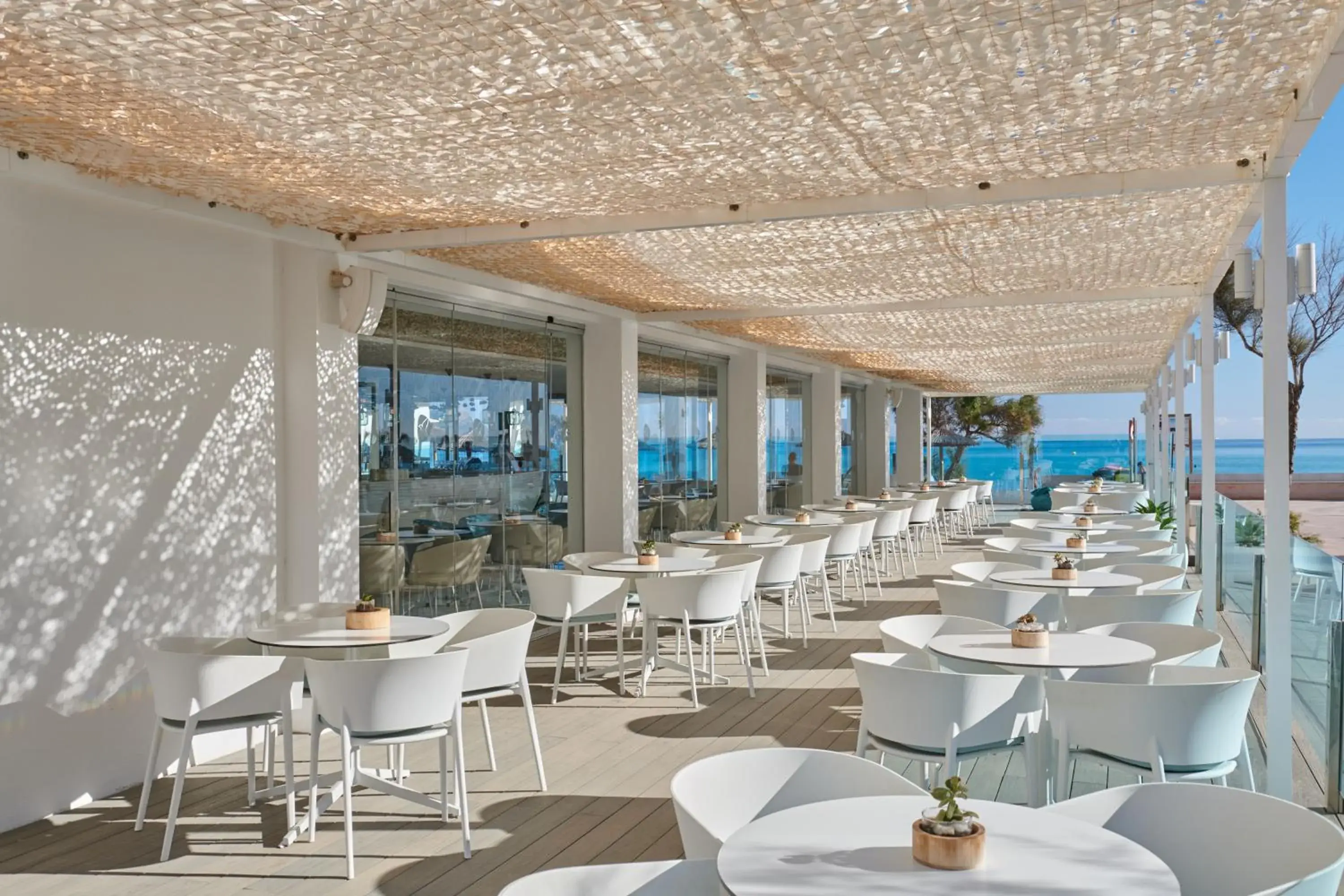 Lounge or bar, Restaurant/Places to Eat in The Sea Hotel by Grupotel - Adults Only