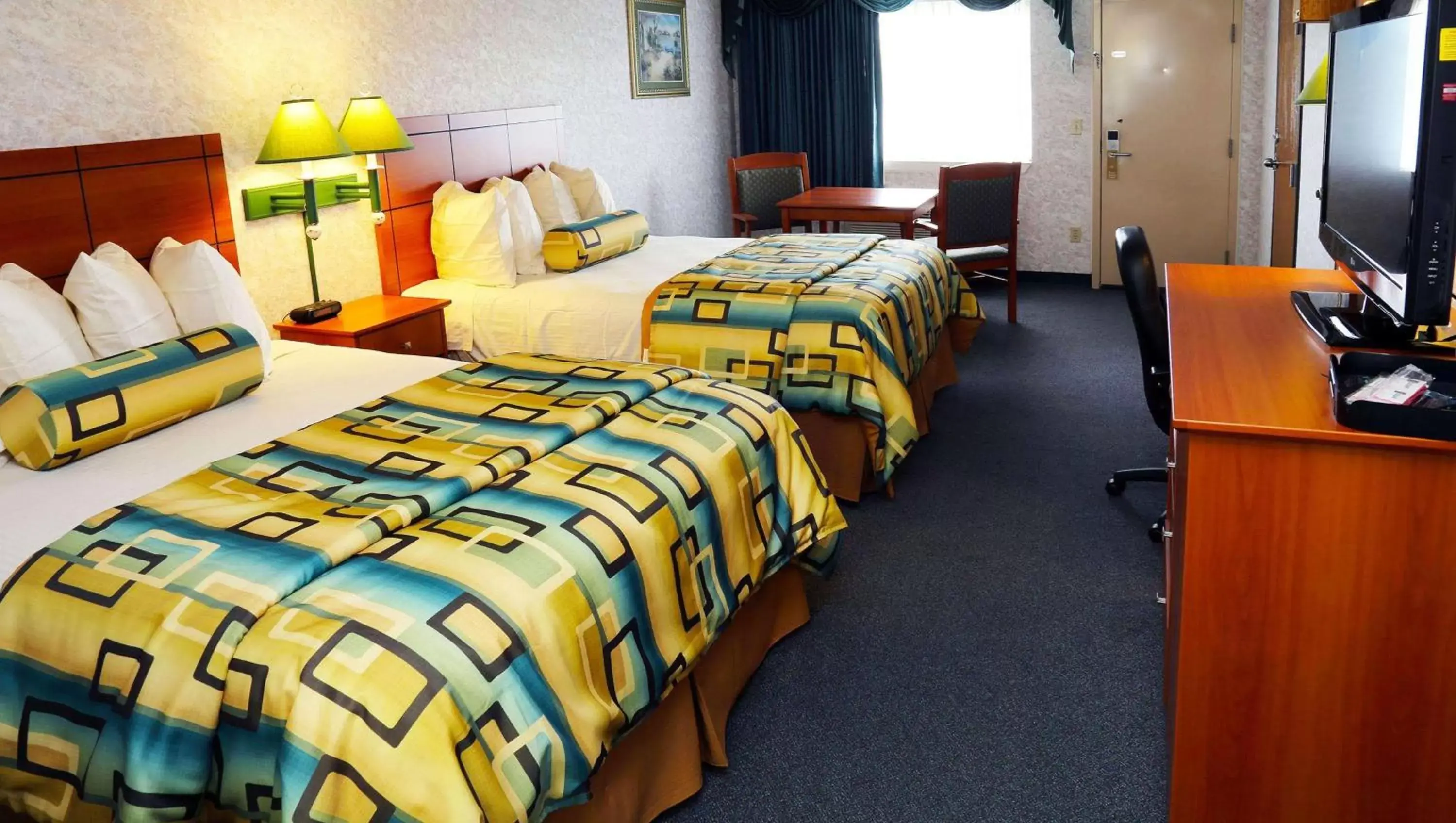 Photo of the whole room in Magnuson Hotel Howell/Brighton Photo of the whole room in Magnuson Hotel Howell/Brighton