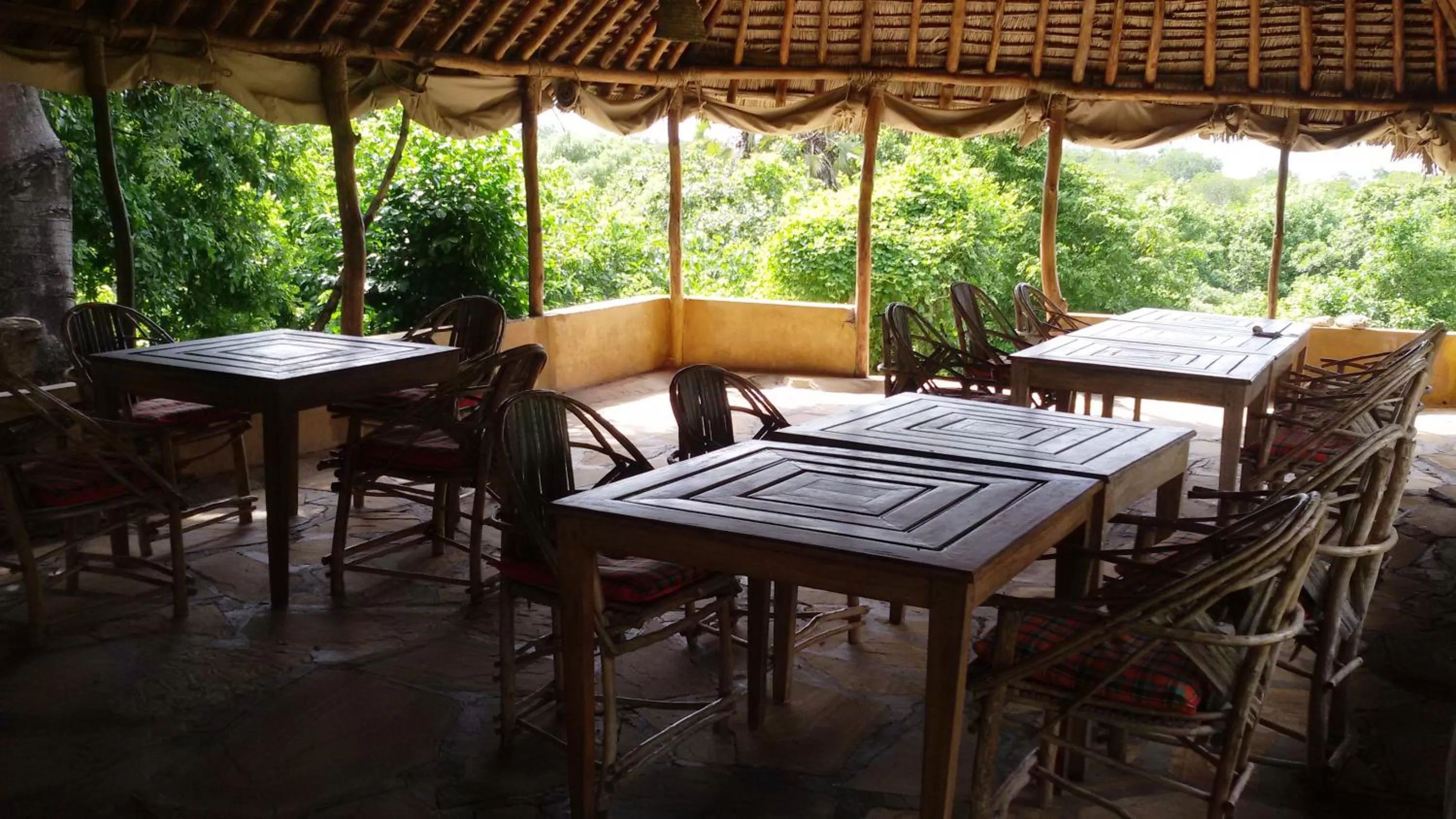 Restaurant/places to eat in Bahari Pori Resort