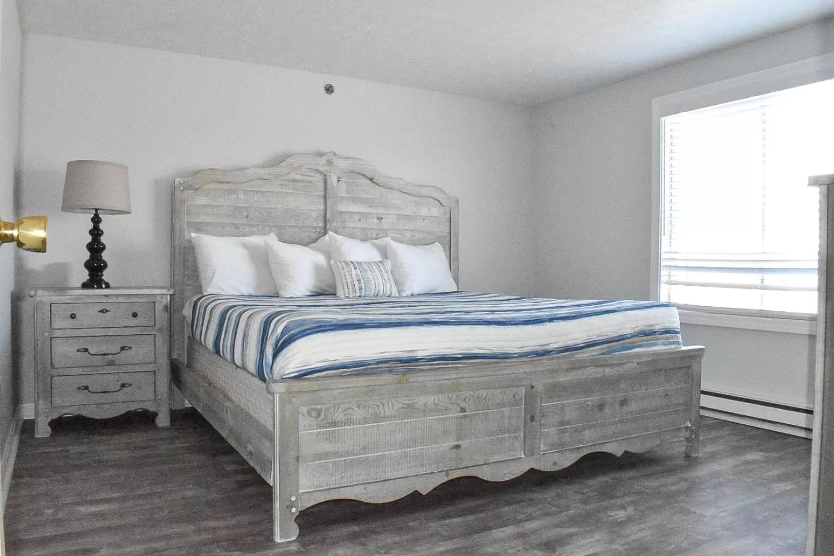 Bed in The Grand Beach Inn