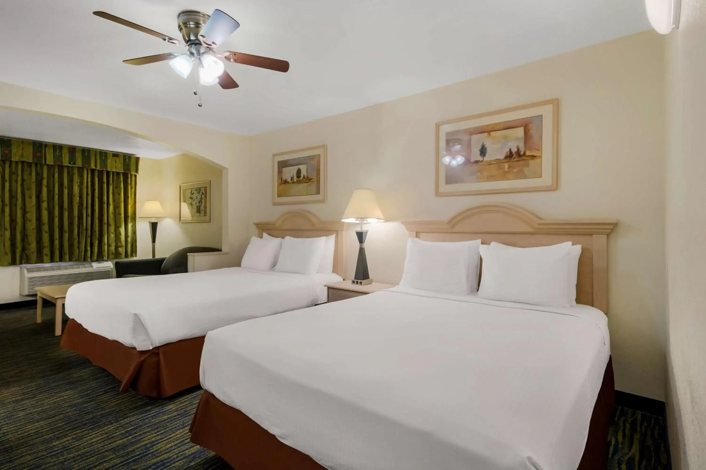 Bedroom, Bed in SureStay Hotel by Best Western Falfurrias