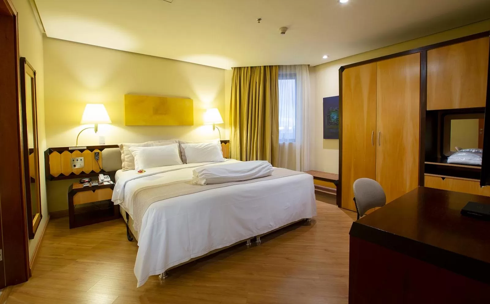 Bed in Golden Tower Pinheiros by Fênix Hotéis