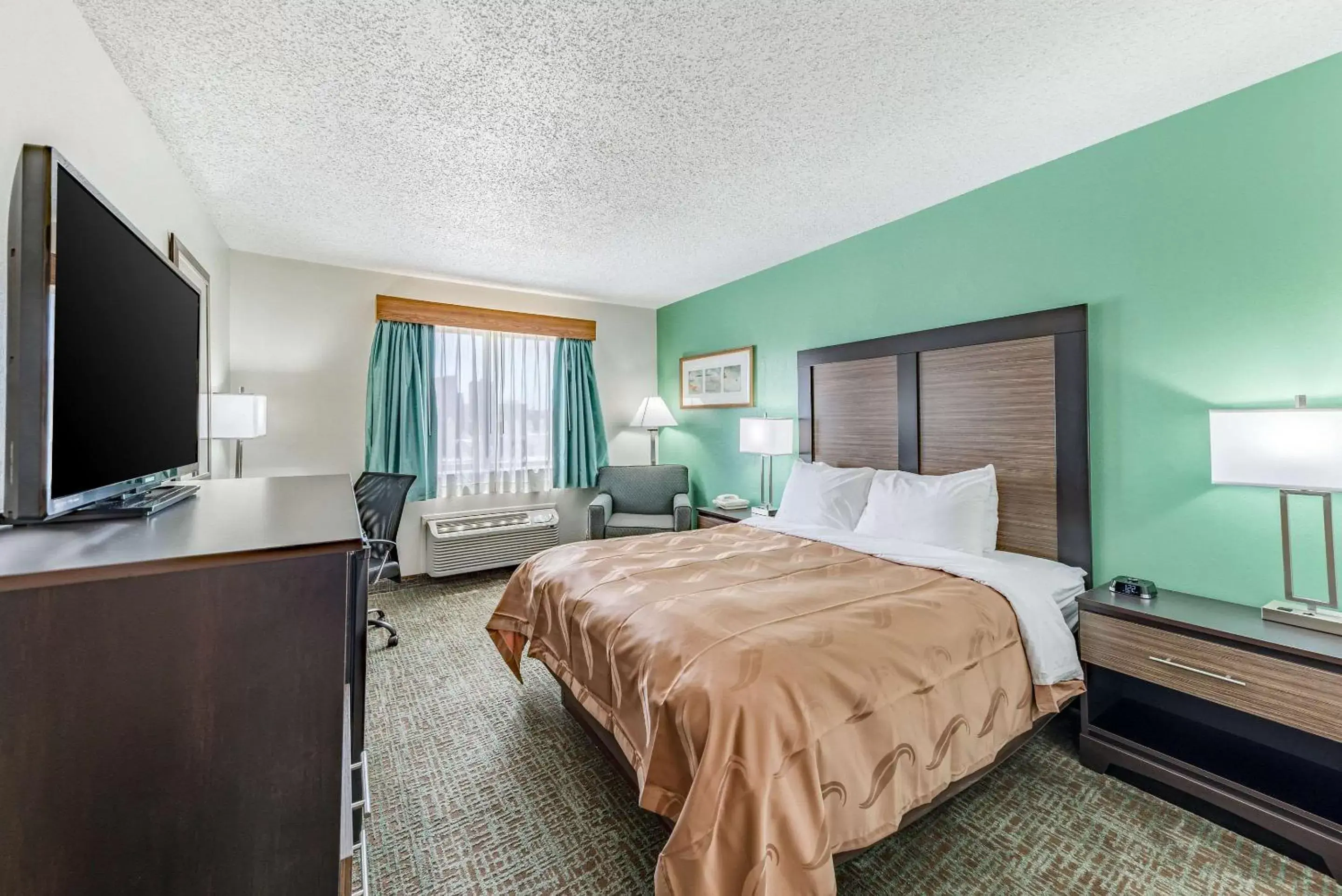 Photo of the whole room, Bed in Quality Inn Allen - Plano East
