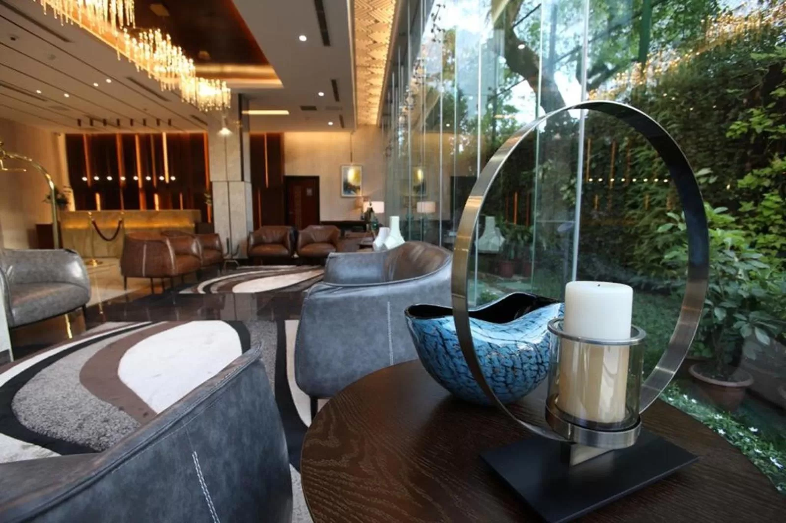 Communal lounge/ TV room in Empyrean Dhaka City Centre