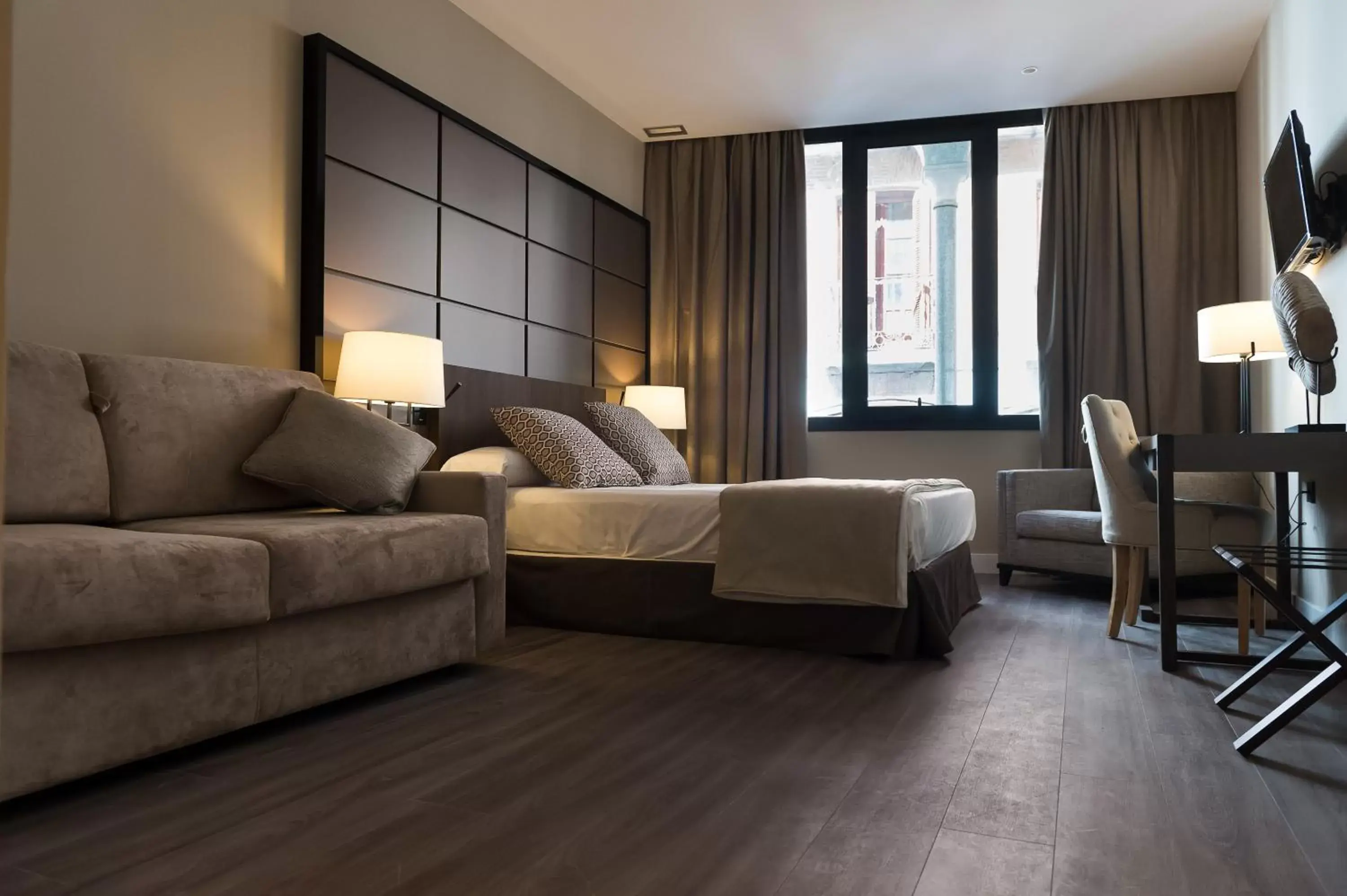 Superior Triple Room in Palacio Valderrabanos Superior Triple Room in Palacio Valderrabanos