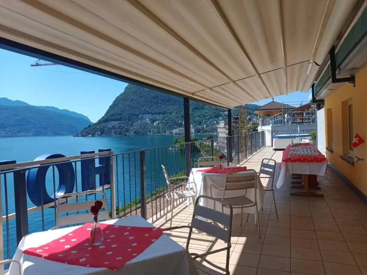 Balcony/Terrace, Restaurant/Places to Eat in Hotel Walter Au Lac