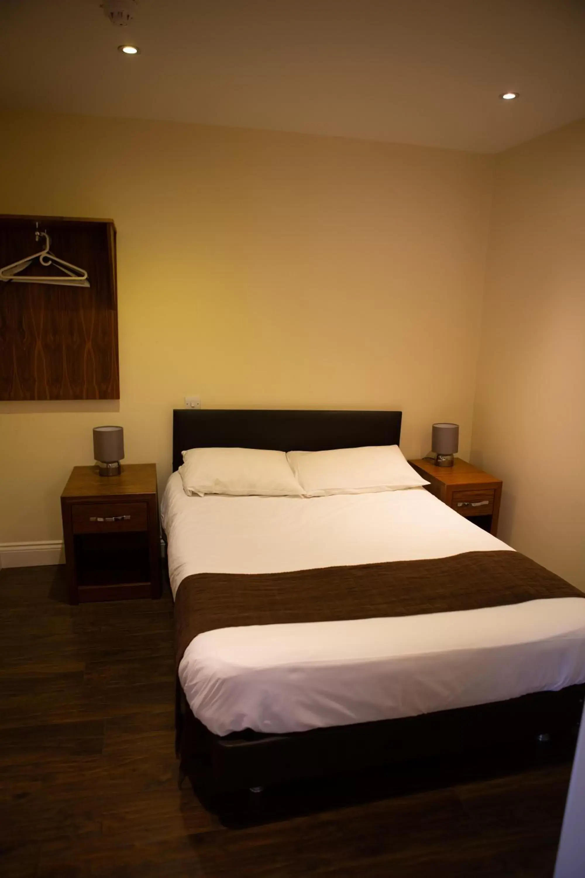 Bedroom, Bed in Marylebone Inn