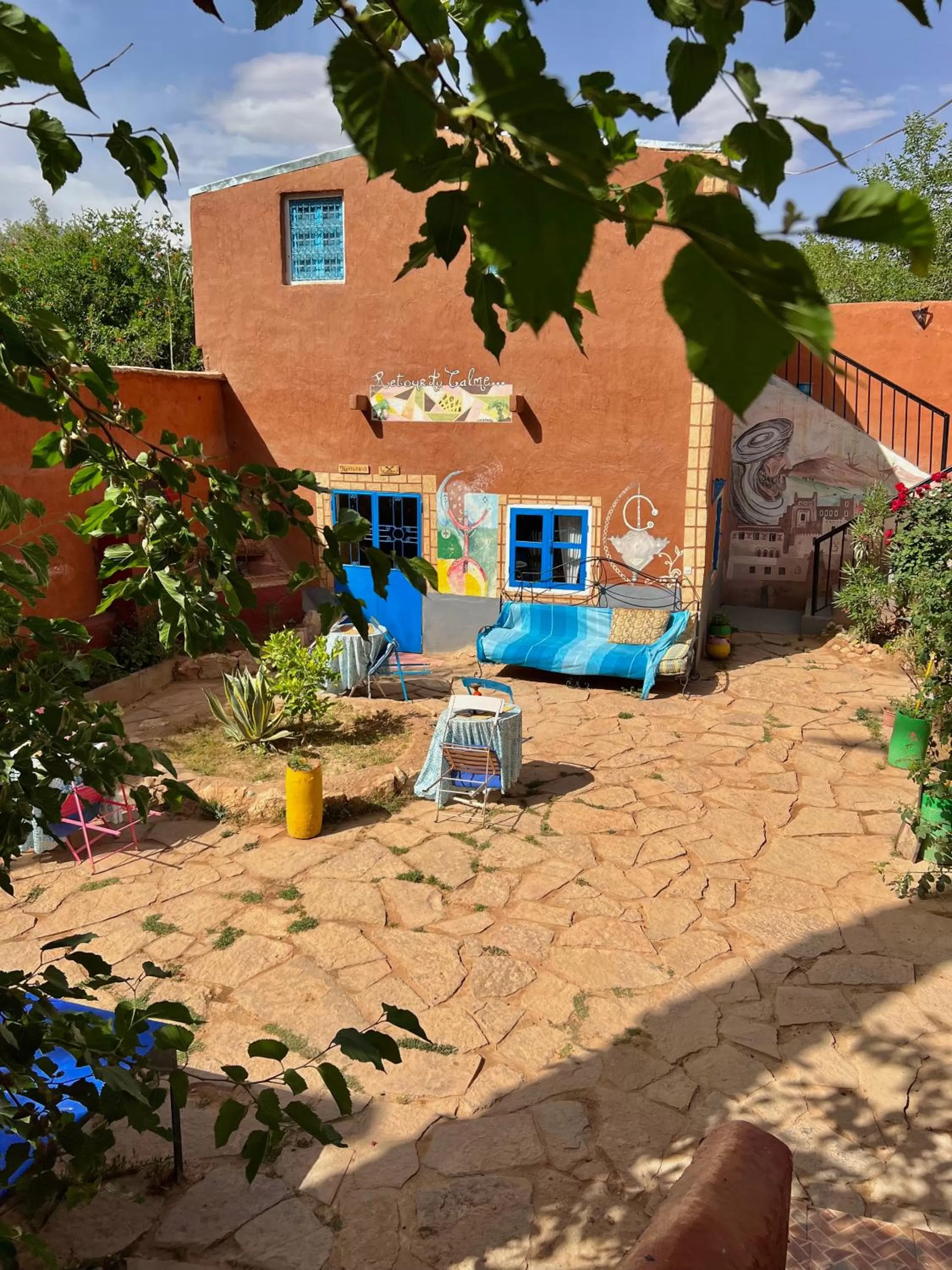 Patio, Property Building in Maison d'hôtes Retour Au Calme