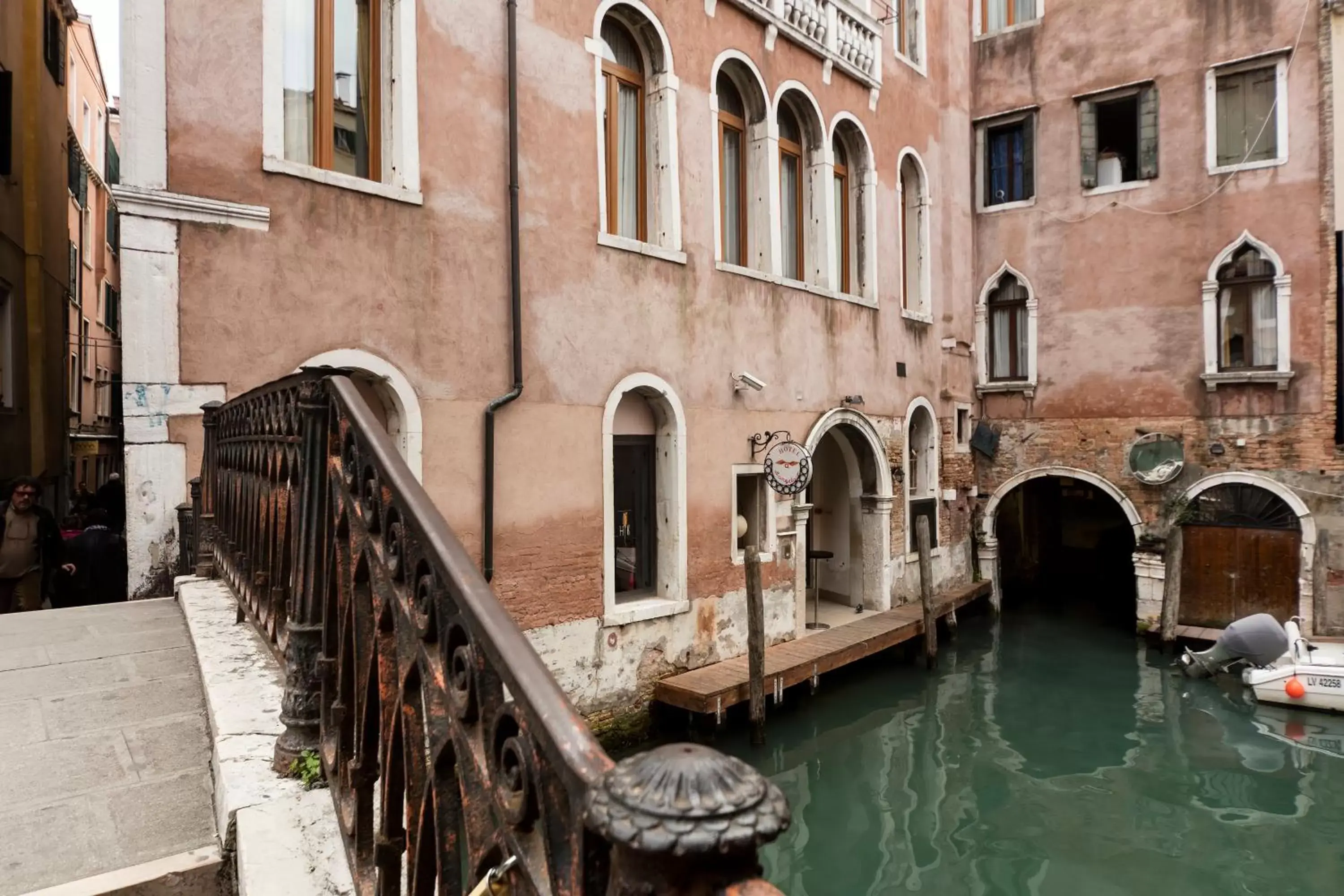 Facade/entrance in All’Angelo Art Hotel