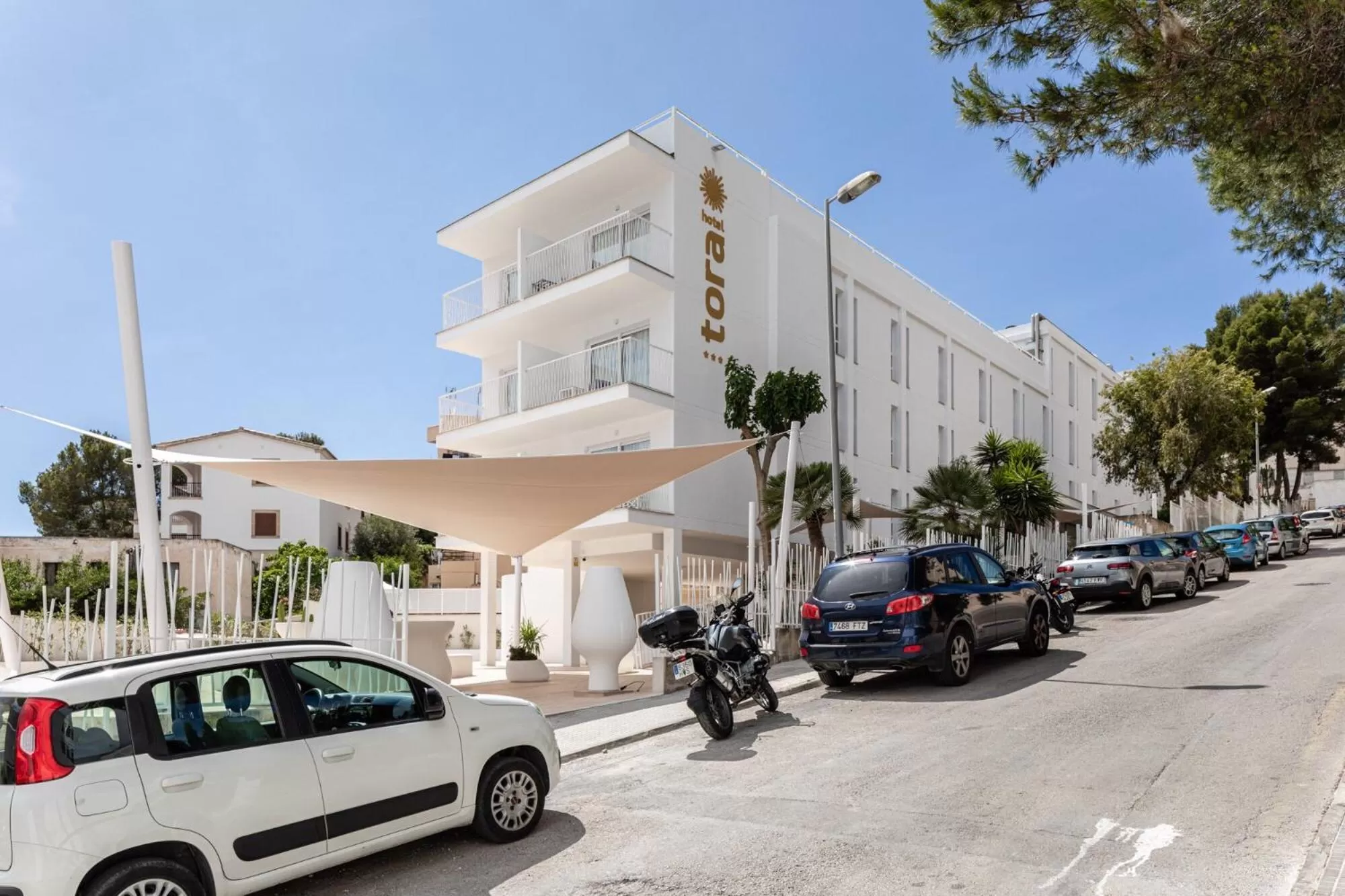 Property building in Hotel Torá