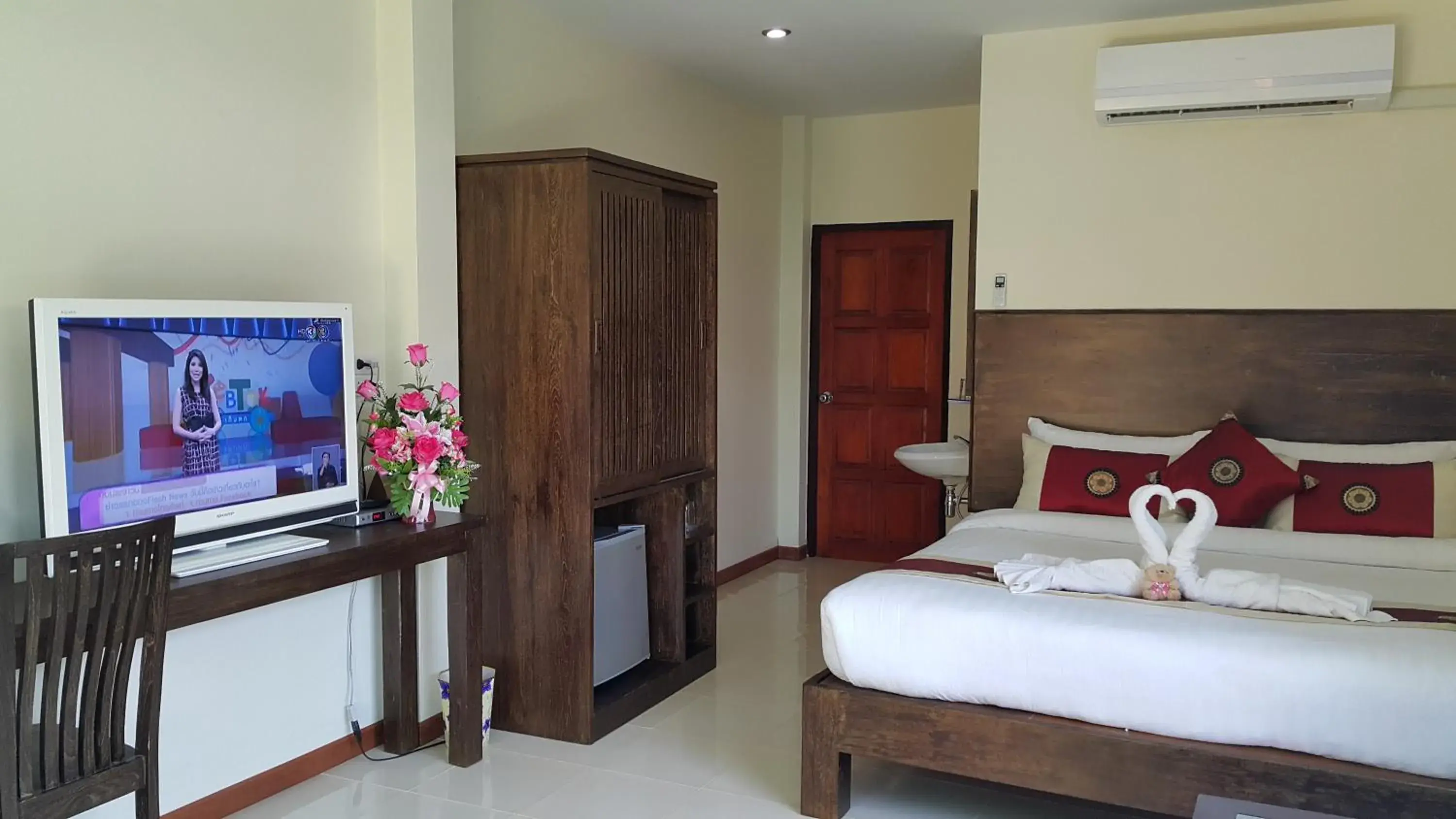 Decorative detail, Bed in Ruen Narisra Resort